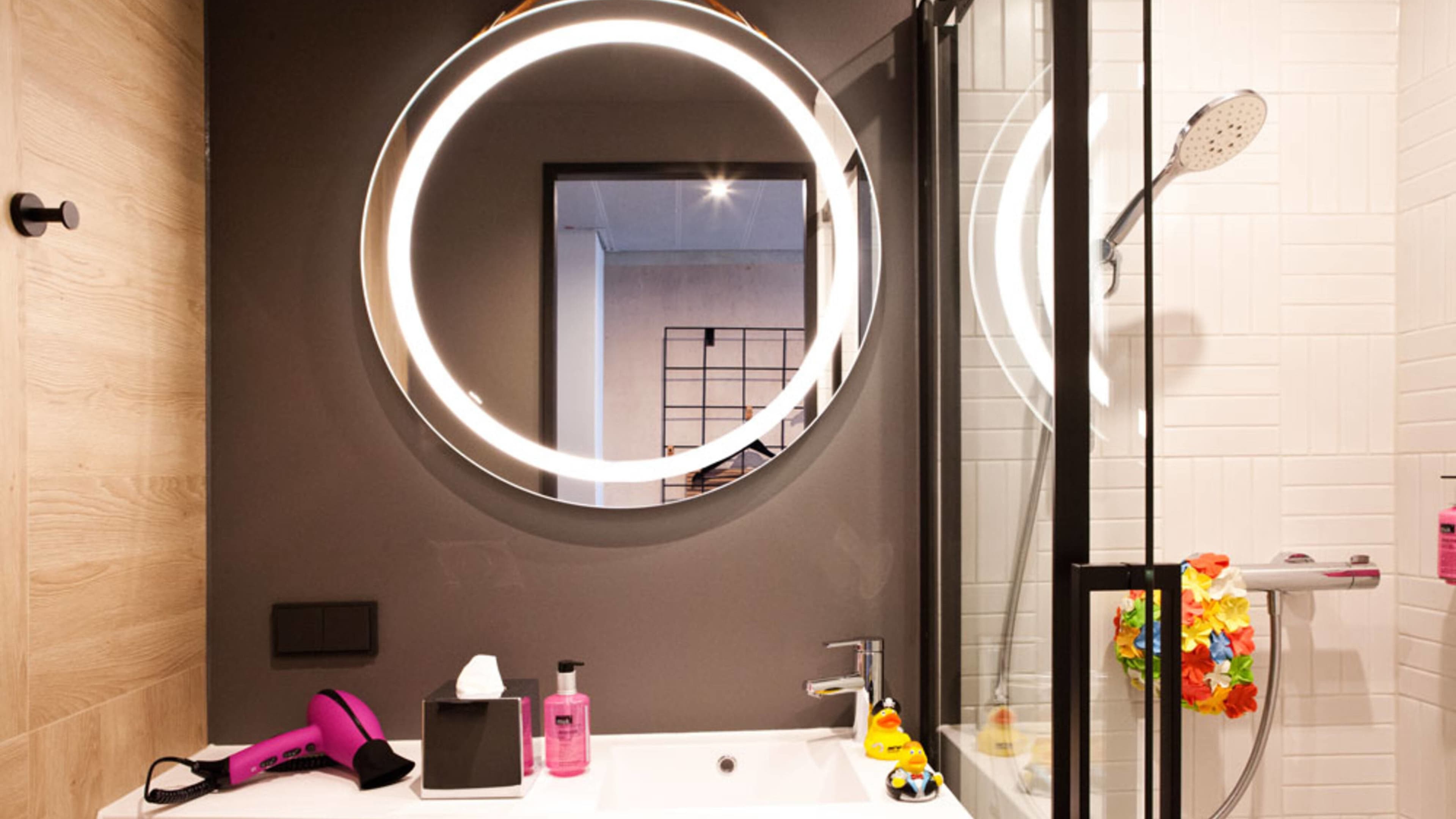 Moxy Family - Image 6