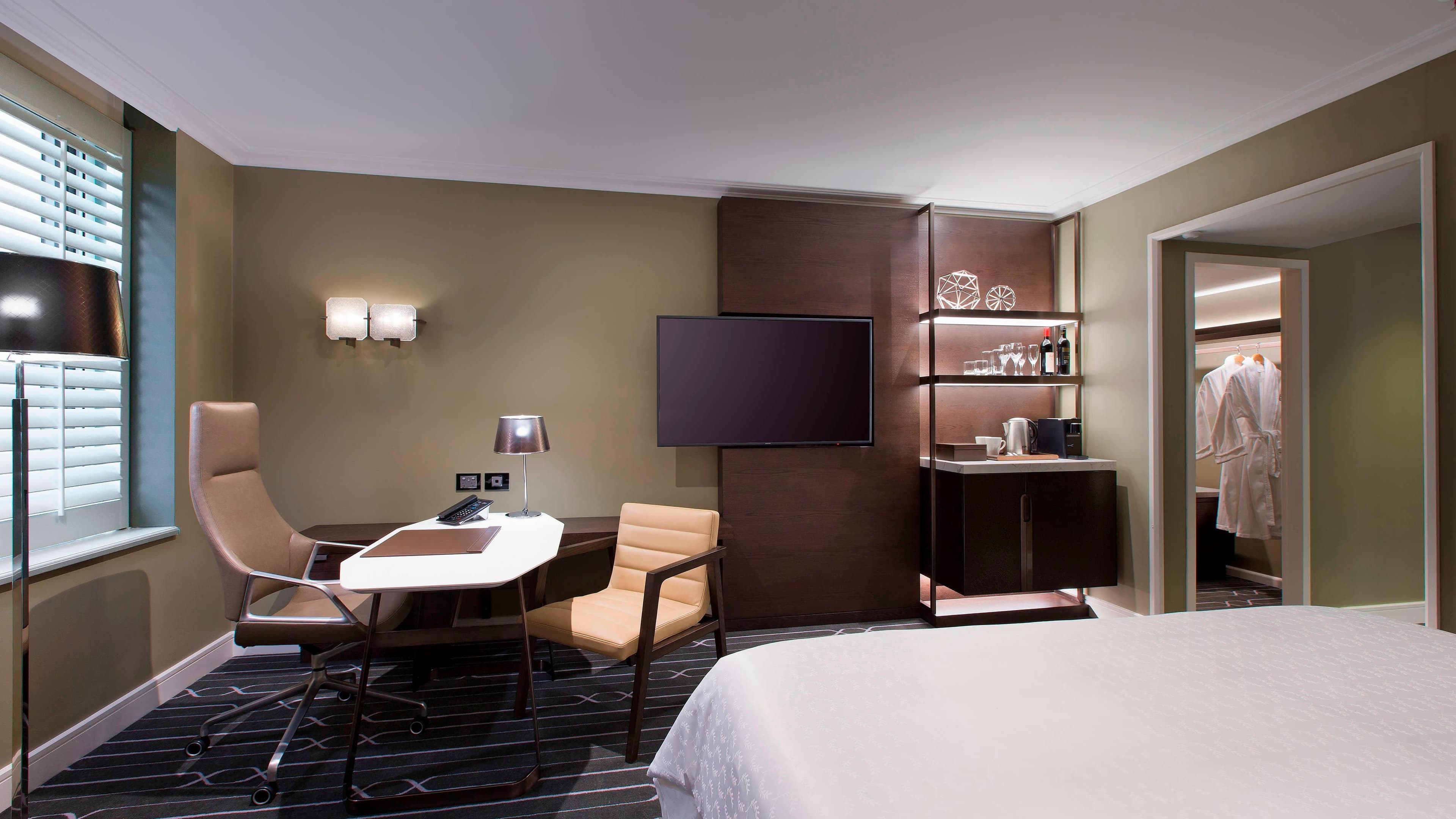 City Side Room - Image 2