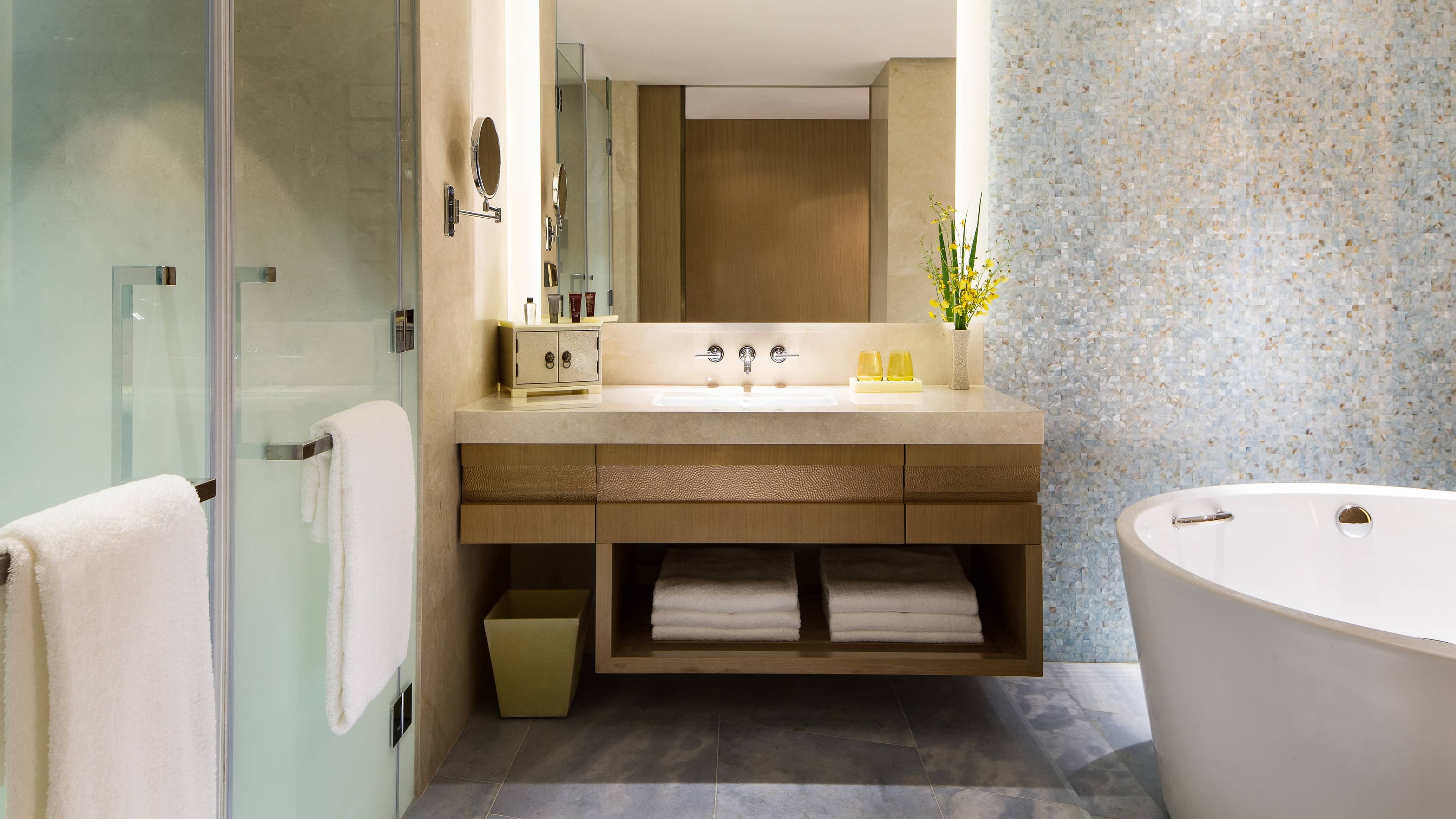 Resort Room - Image 2