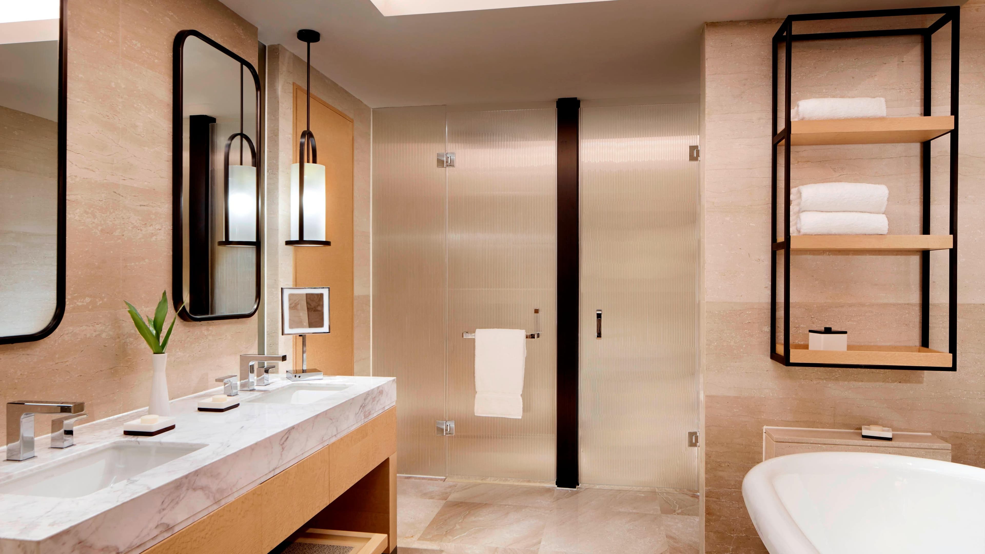 Deluxe Room - Image 2