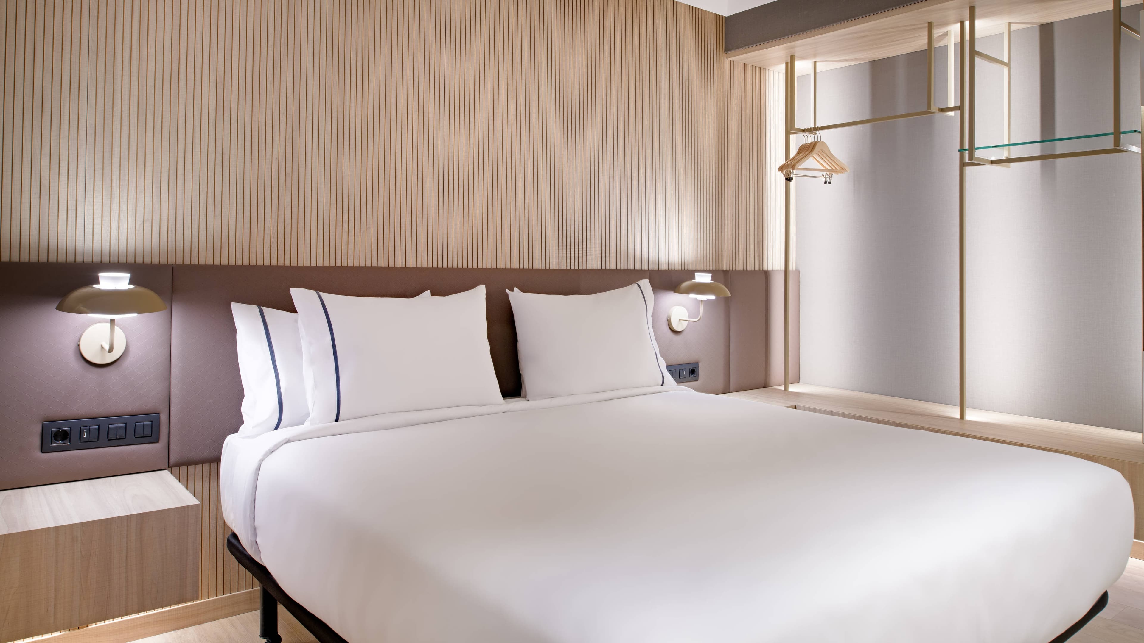 Standard King - Image 2