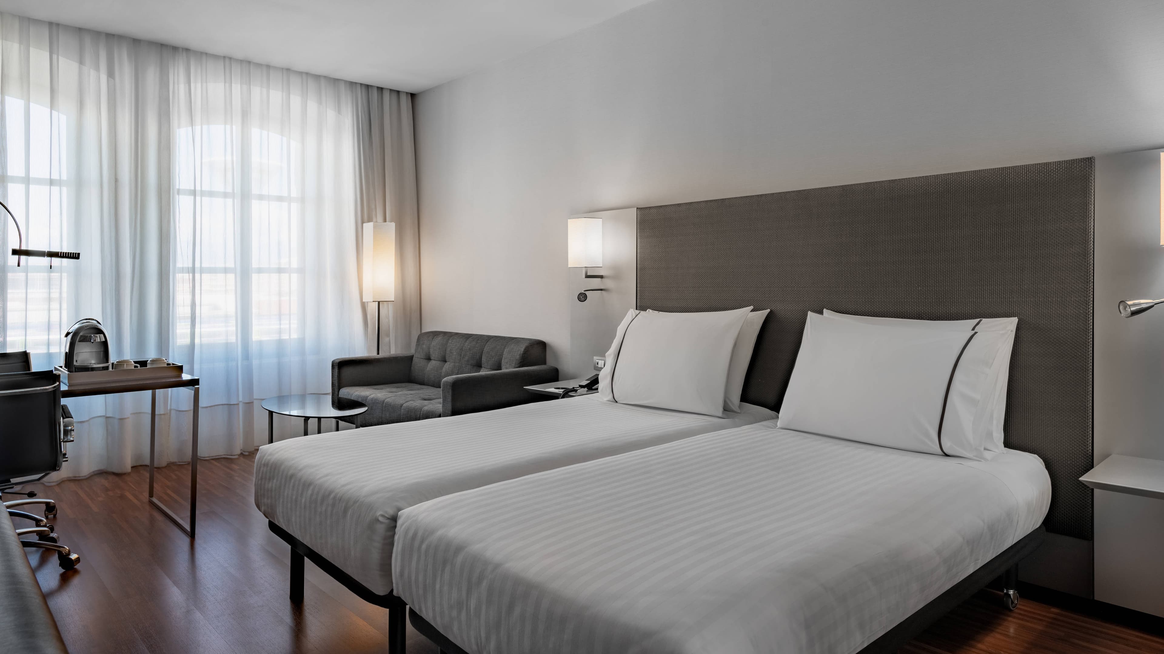 Standard Twin - Image 1