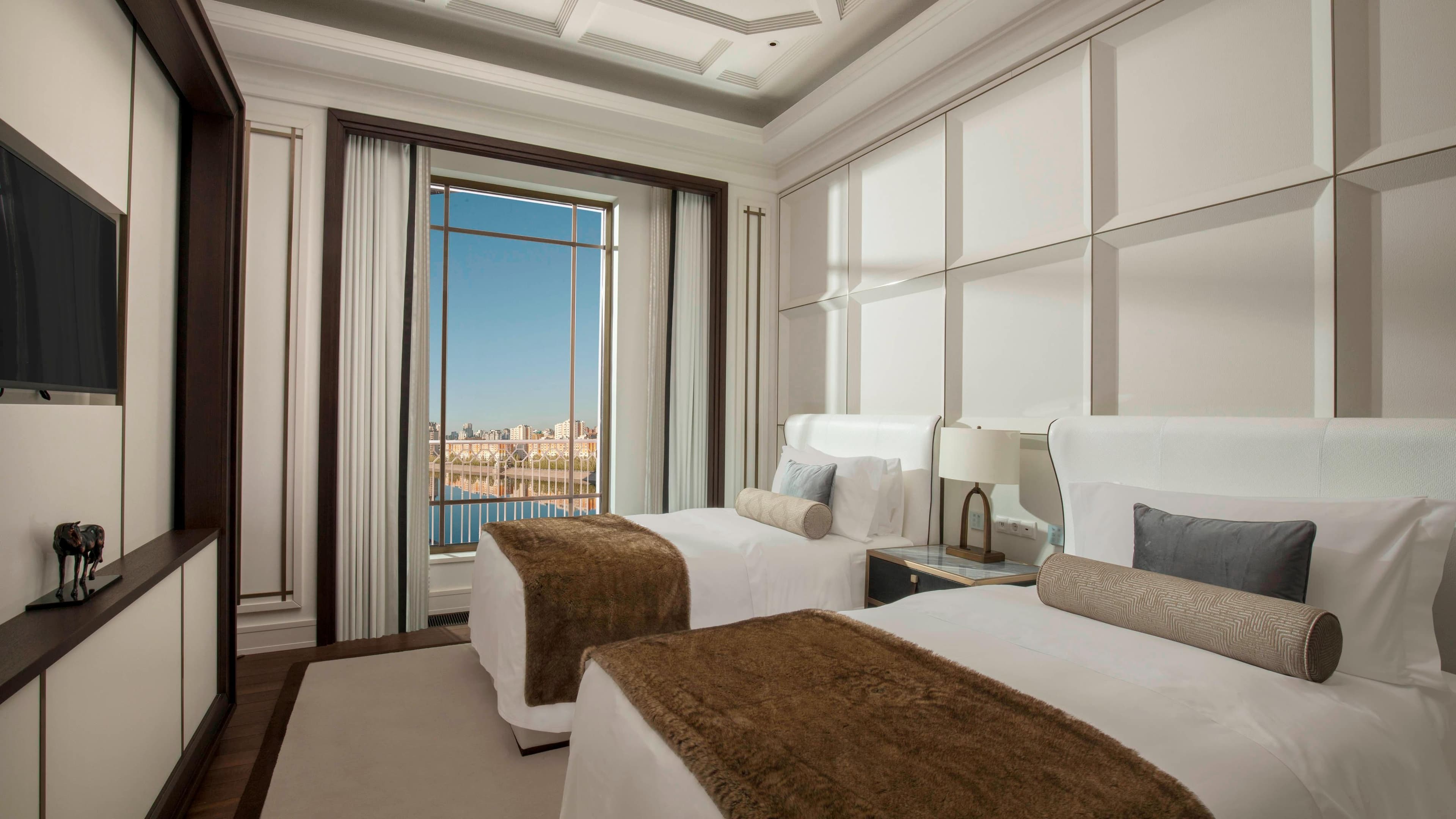 Deluxe Room - Image 1