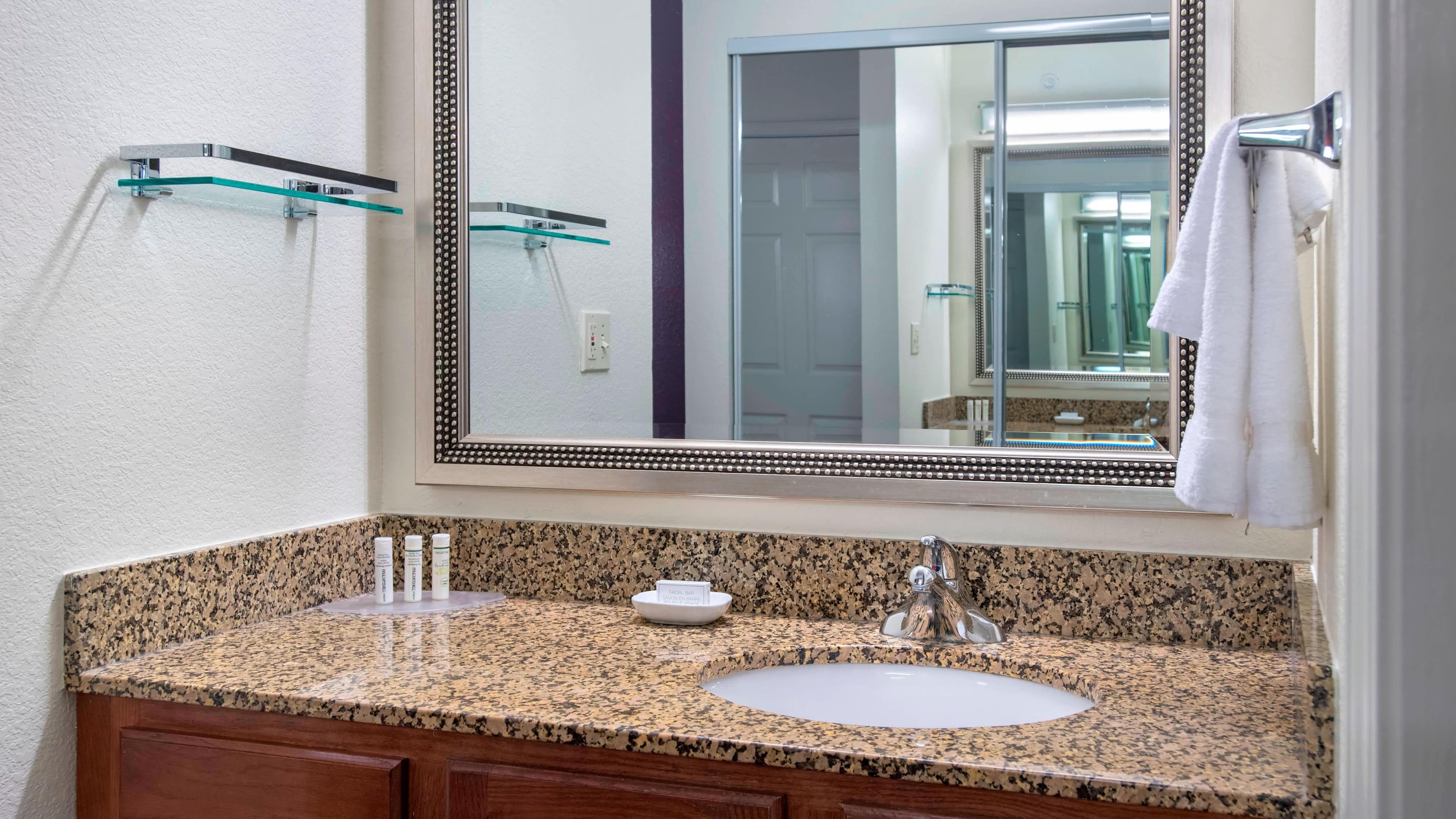 1 Bedroom Suite - Image 5