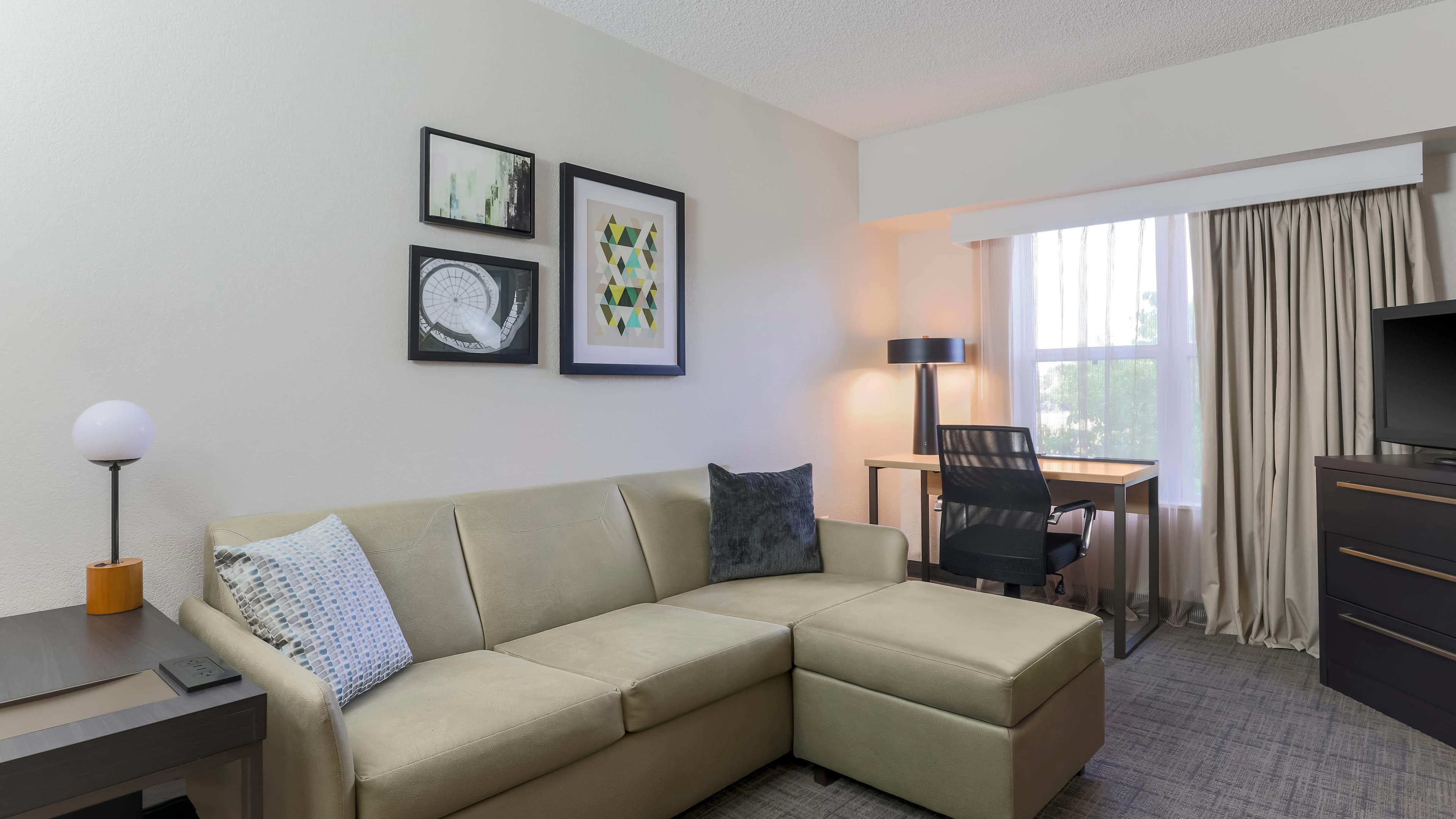 1 Bedroom Suite - Image 2