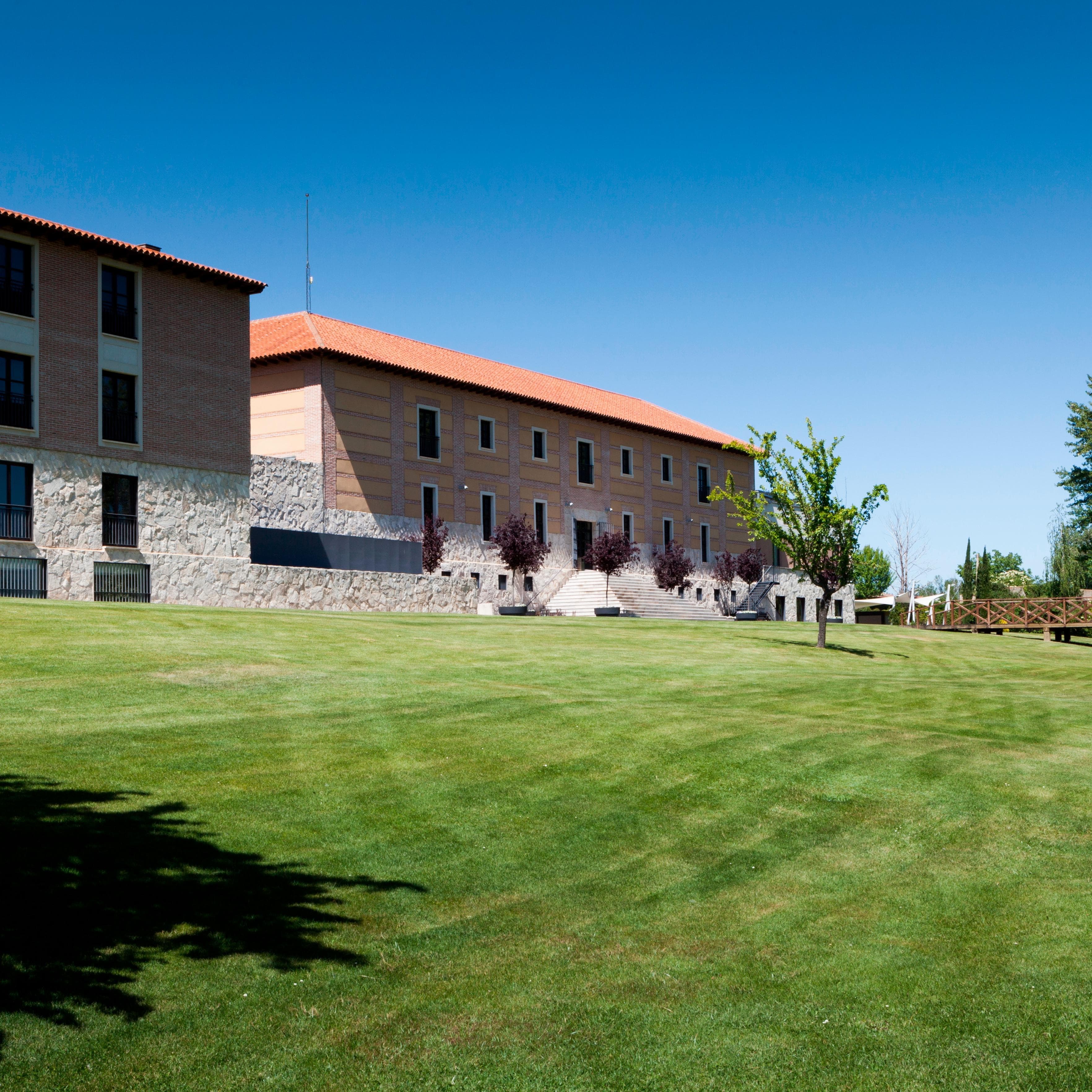 AC Hotel Palacio de Santa Ana