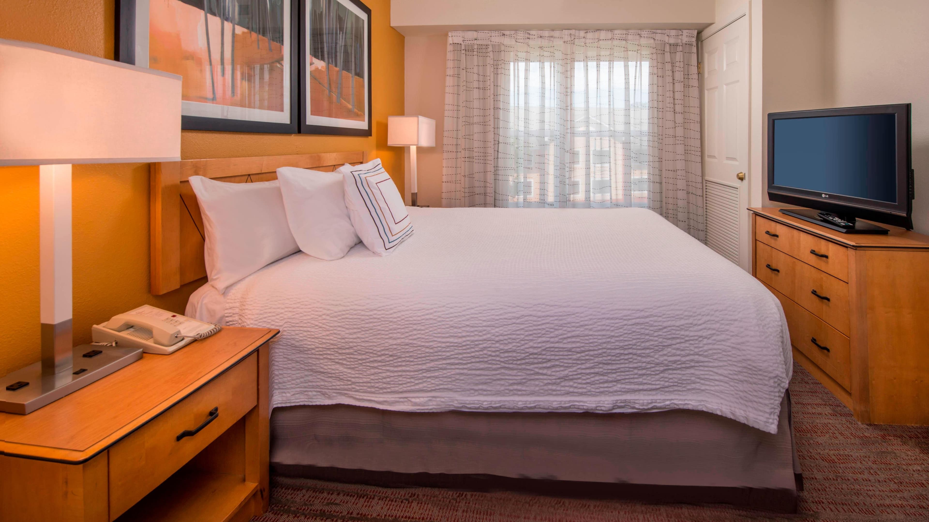 1 Bedroom Suite - Image 1