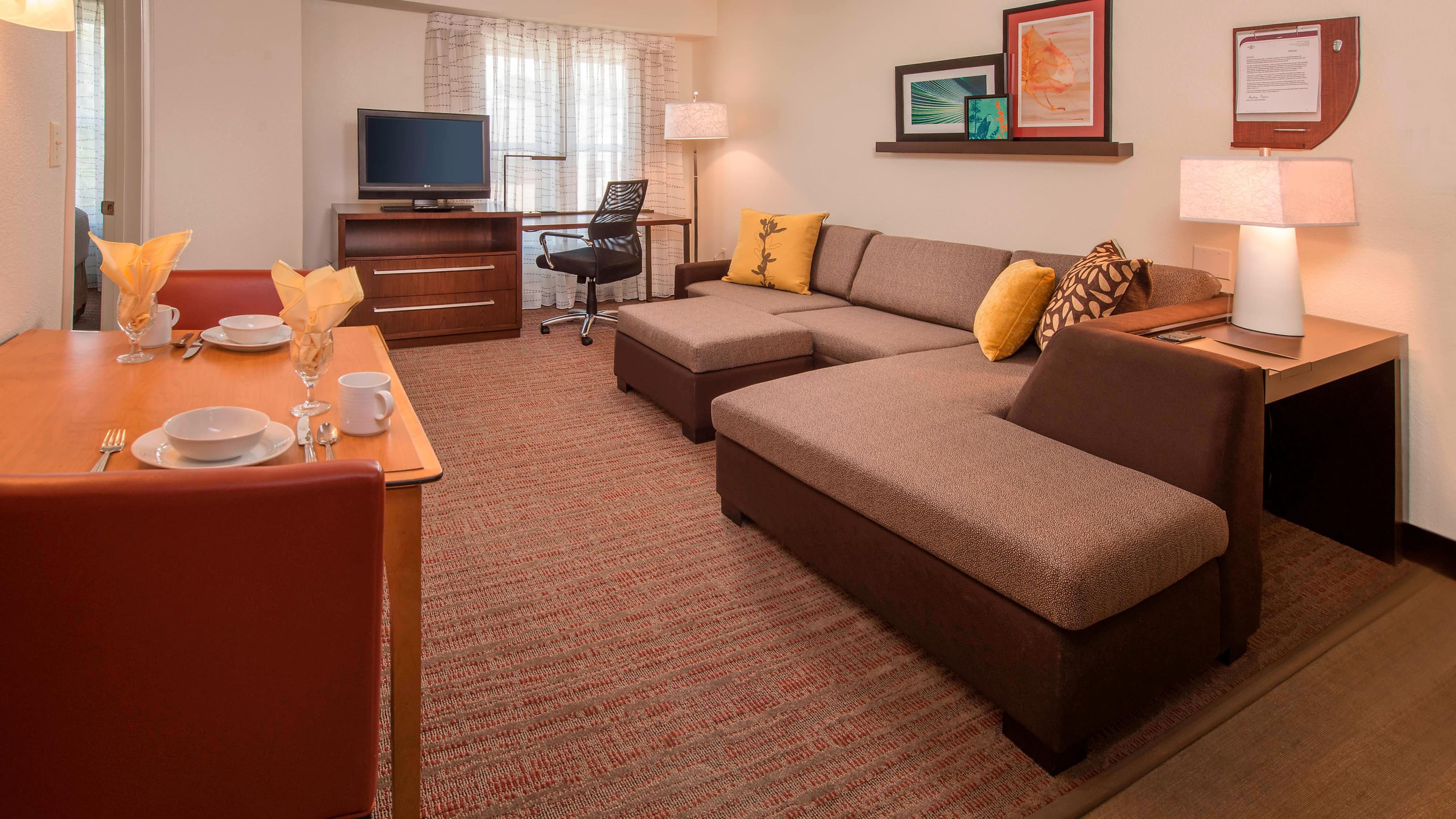 1 Bedroom Suite - Image 2