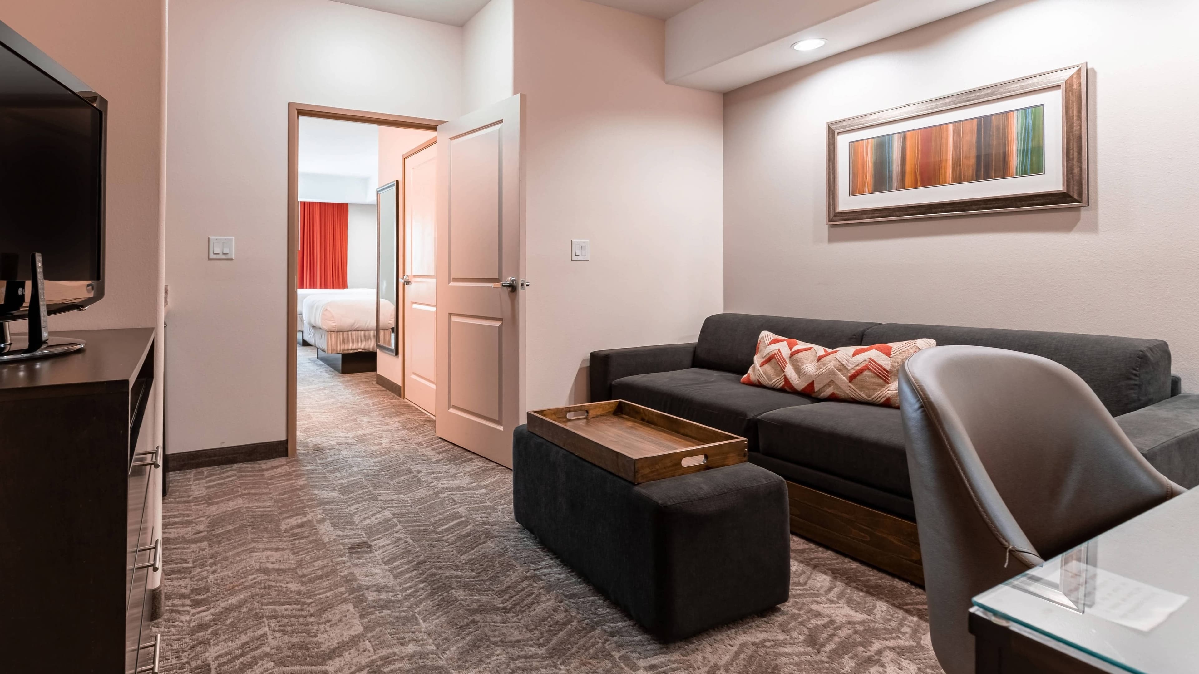 1 Bedroom Suite - Image 1