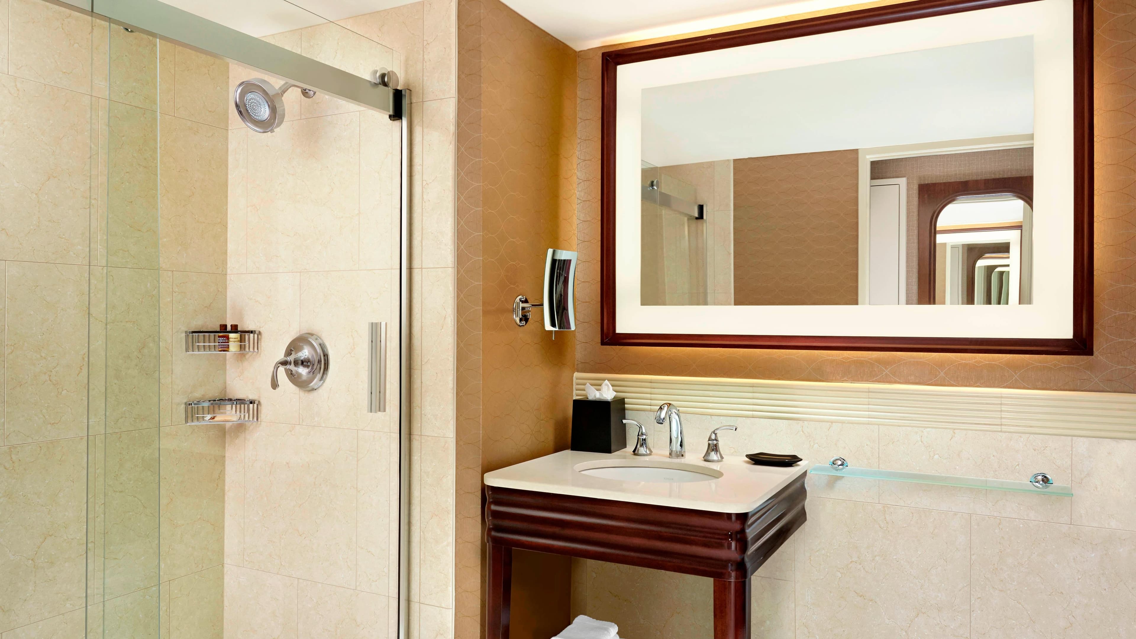 Deluxe Guest room - Image 5