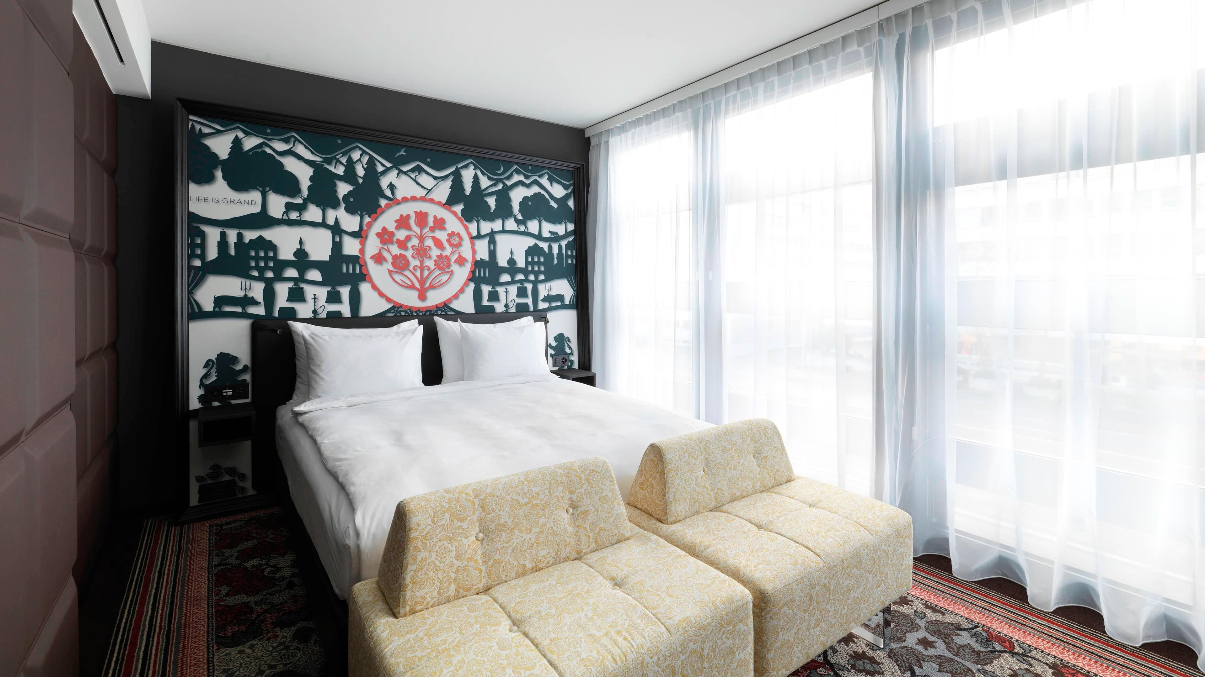 Premium Twin Room - Image 1