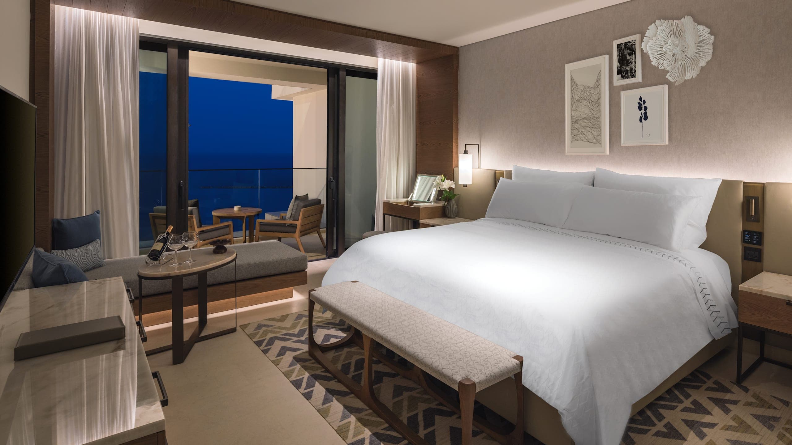 Deluxe Sea View Room - Image 6