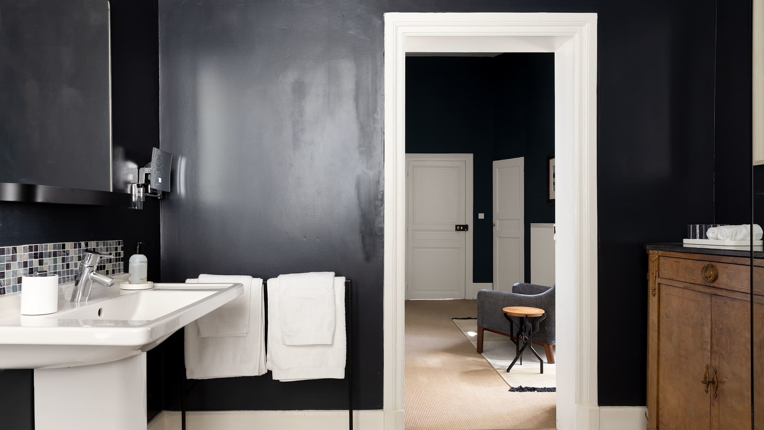 Room Irancy - Image 4