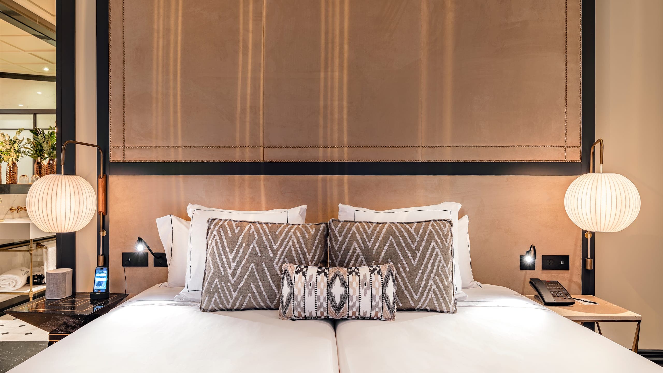 Deluxe Room - Image 5