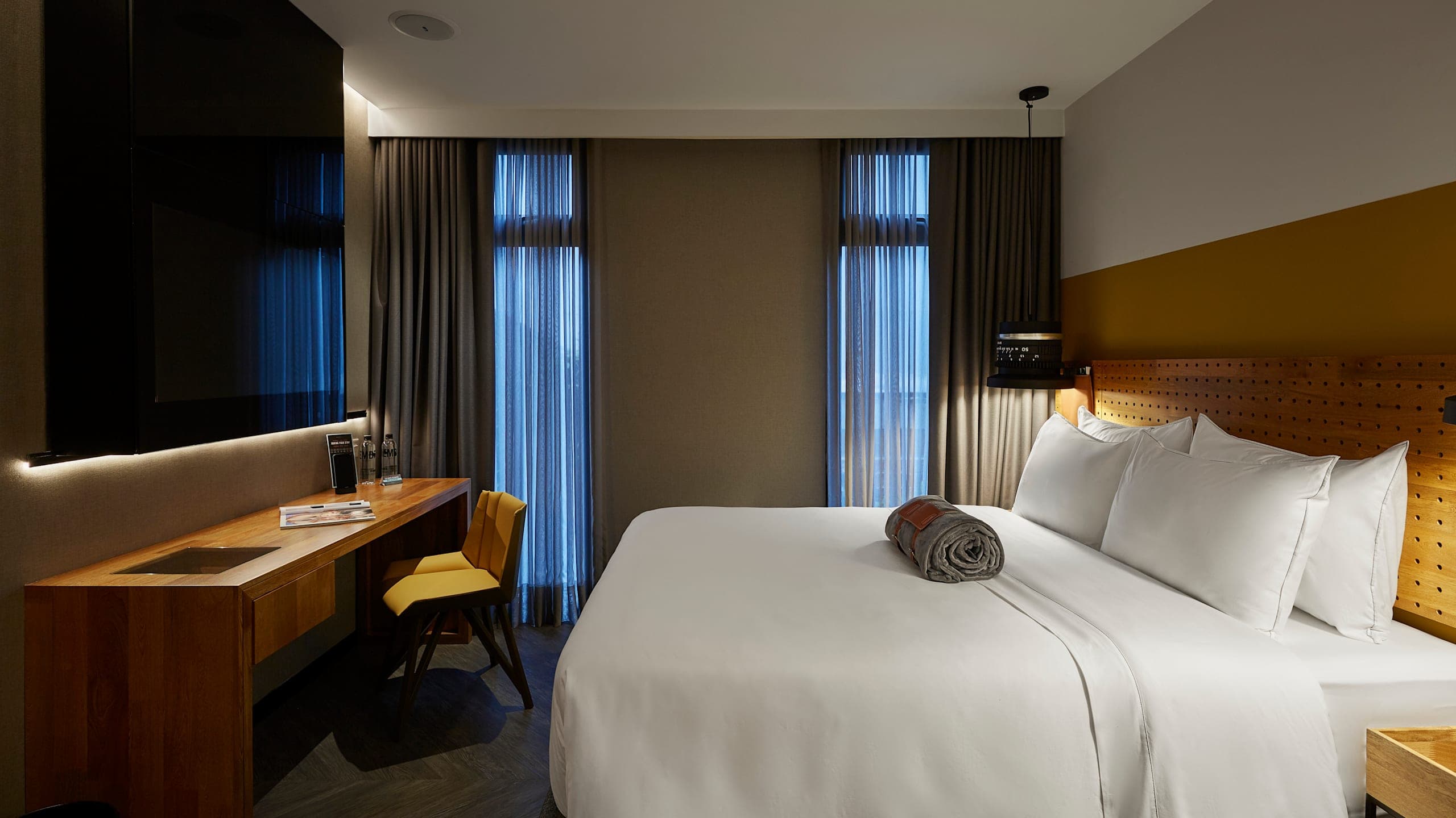 XS: Economy - Image 2