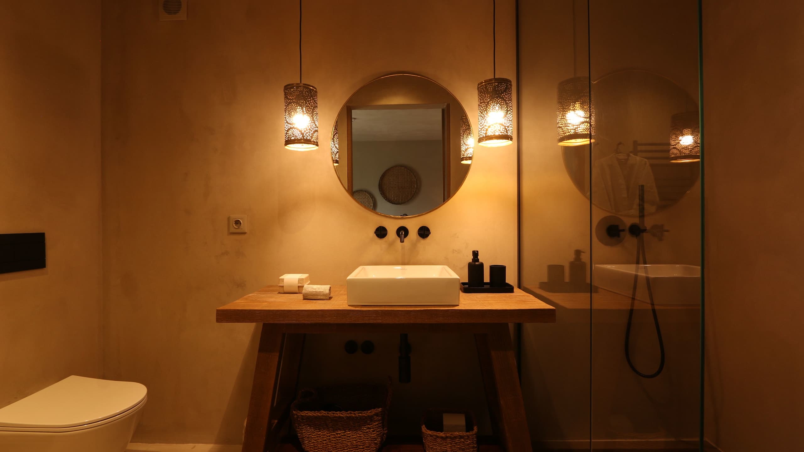 Chapel Room - Image 11