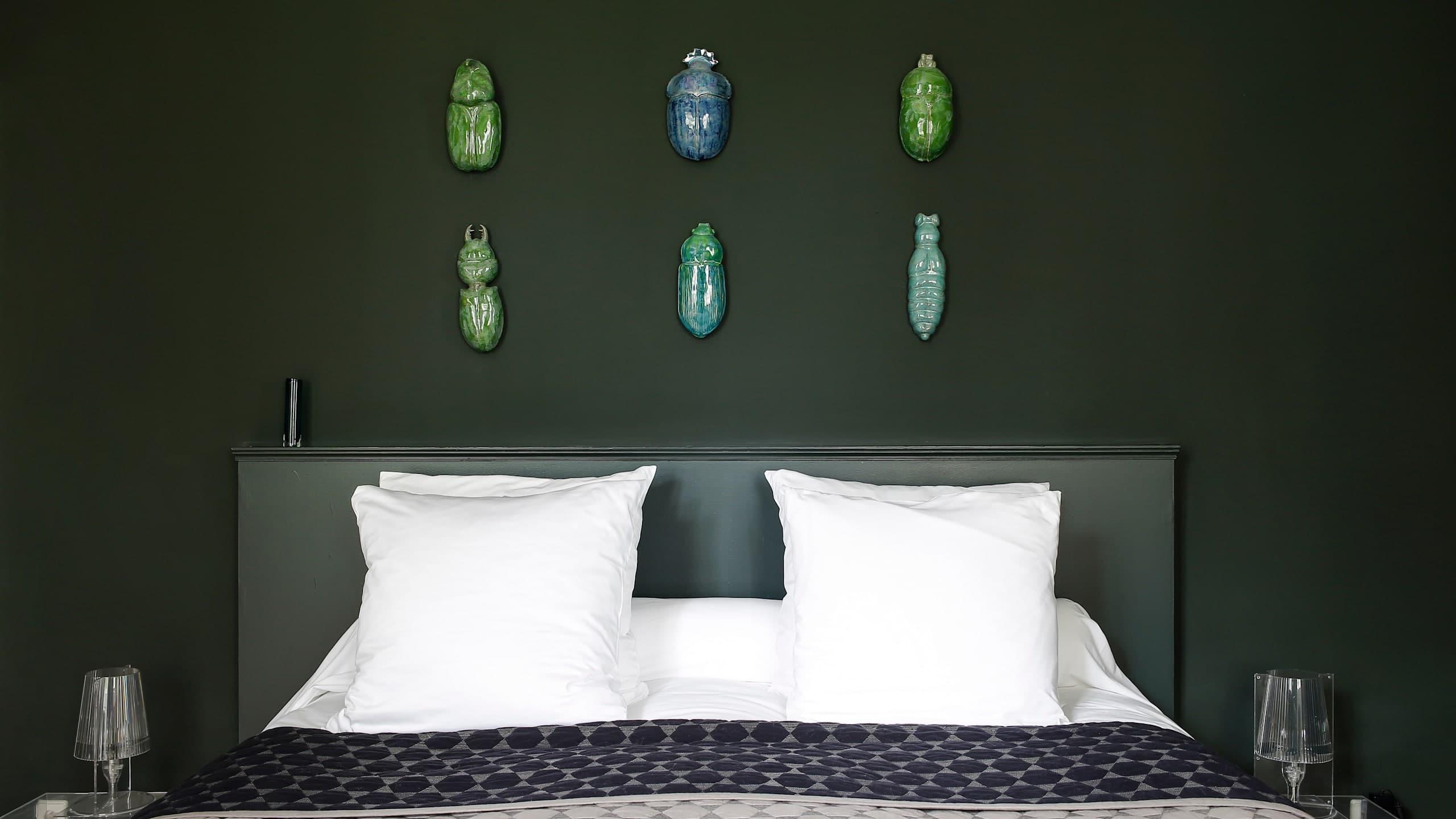 Room Irancy - Image 1