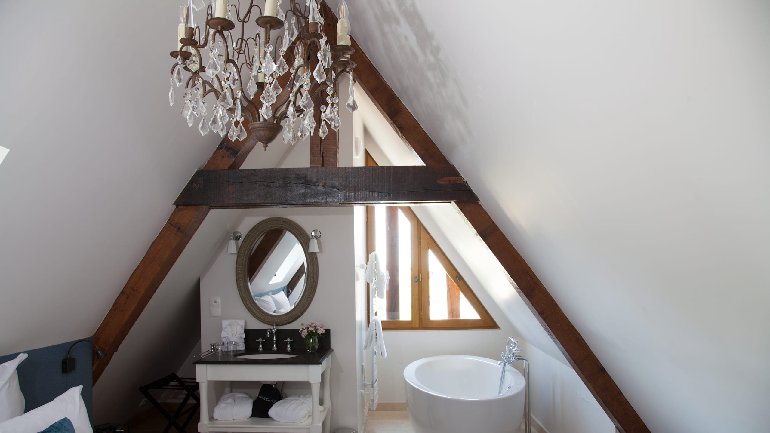 Cocoon Room - Image 1