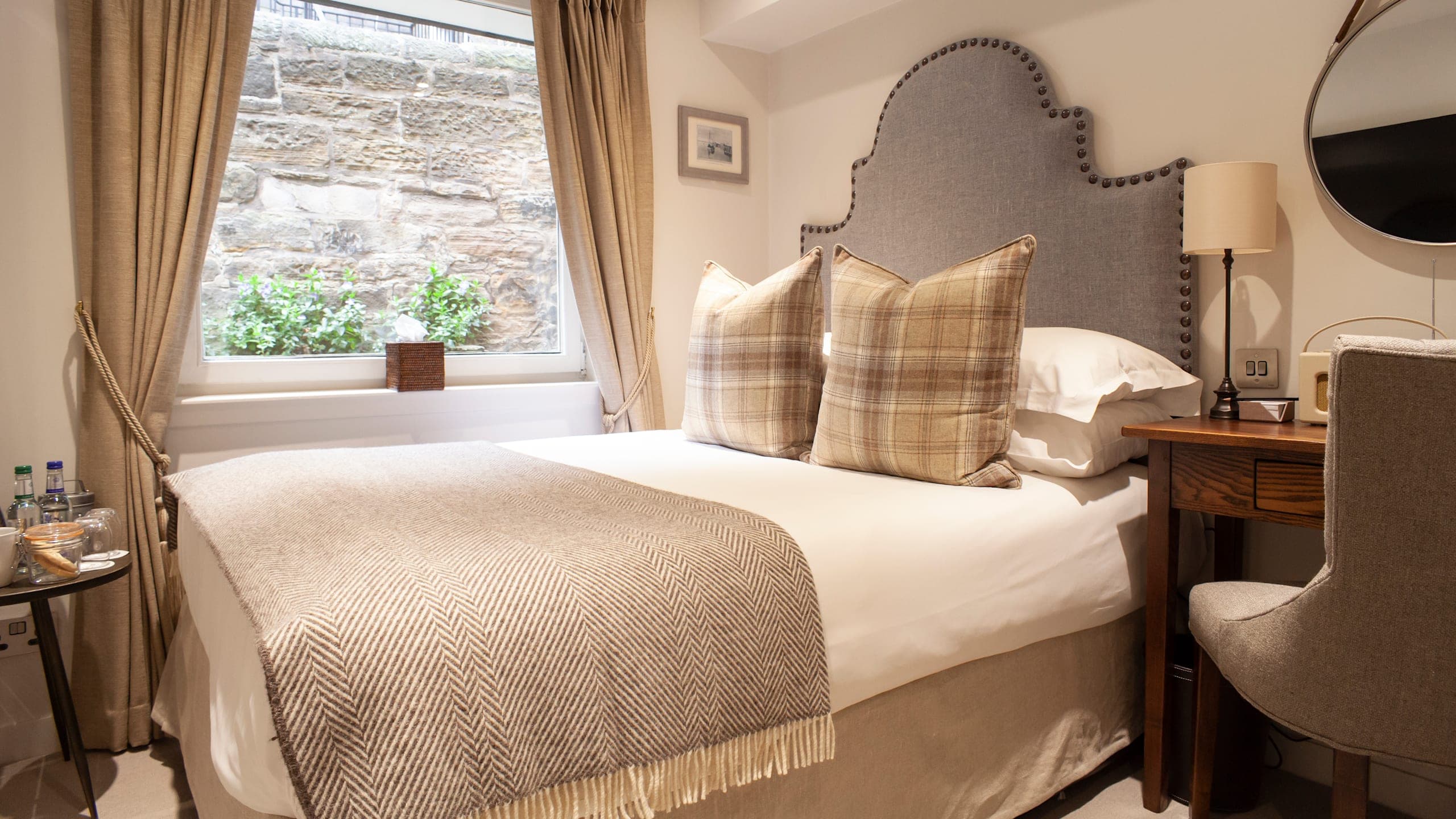 Petite Double - Image 1