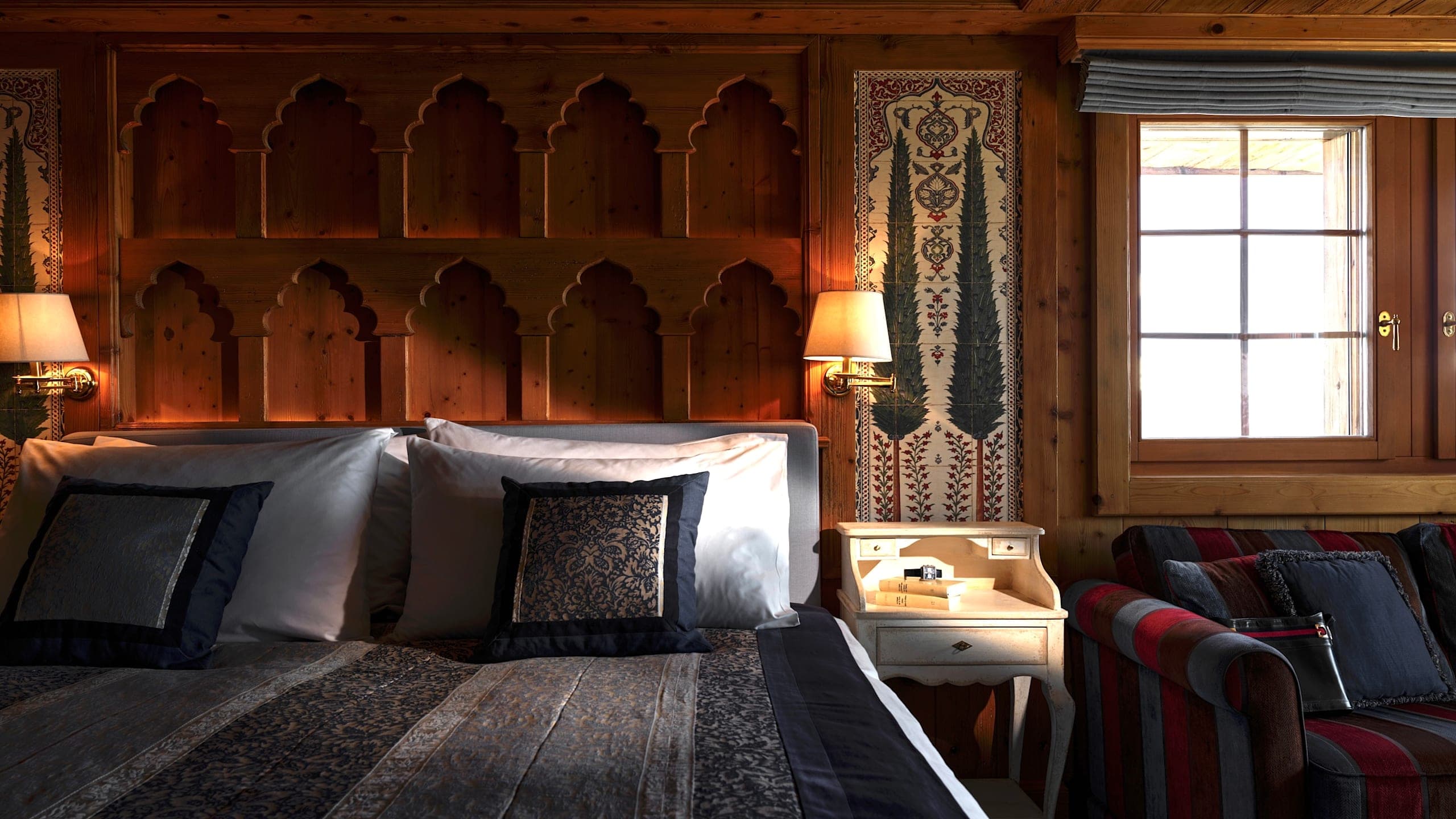 Deluxe Room - Image 12