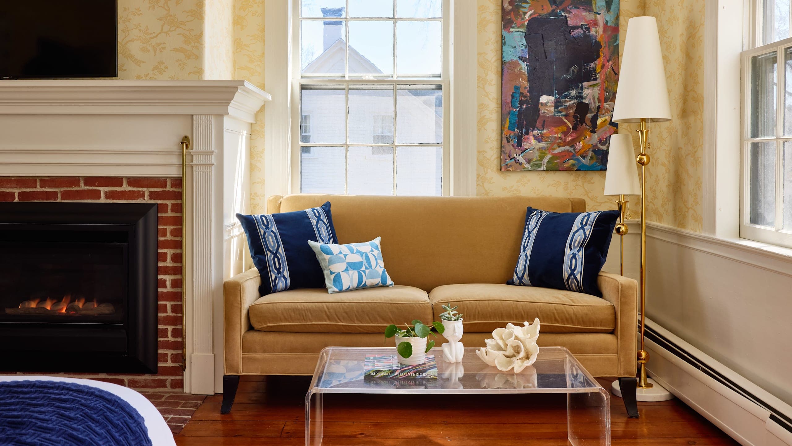 Fairfield Queen with Fireplace - Image 3