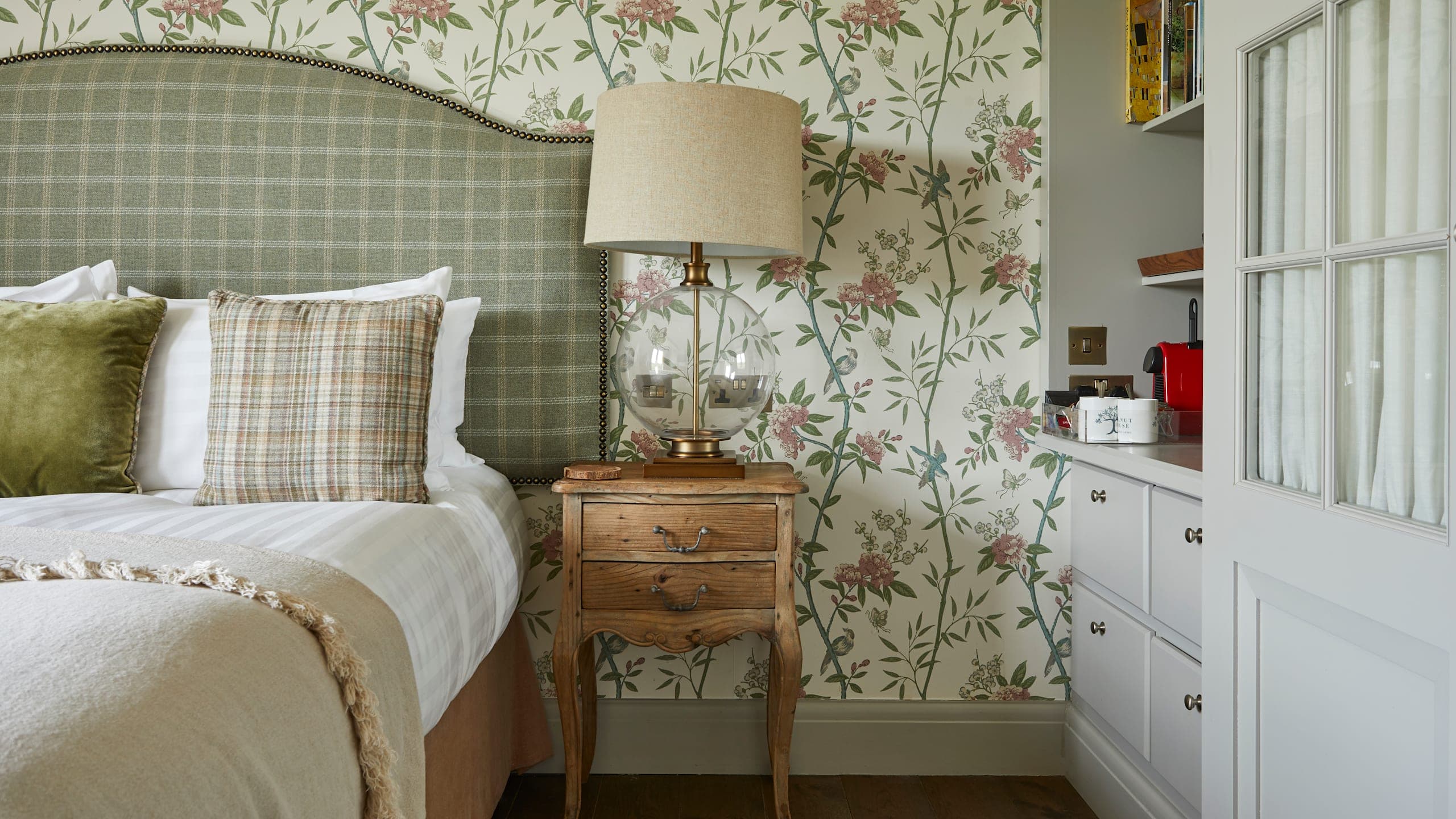 Junior Suite - Walnut House - Image 3