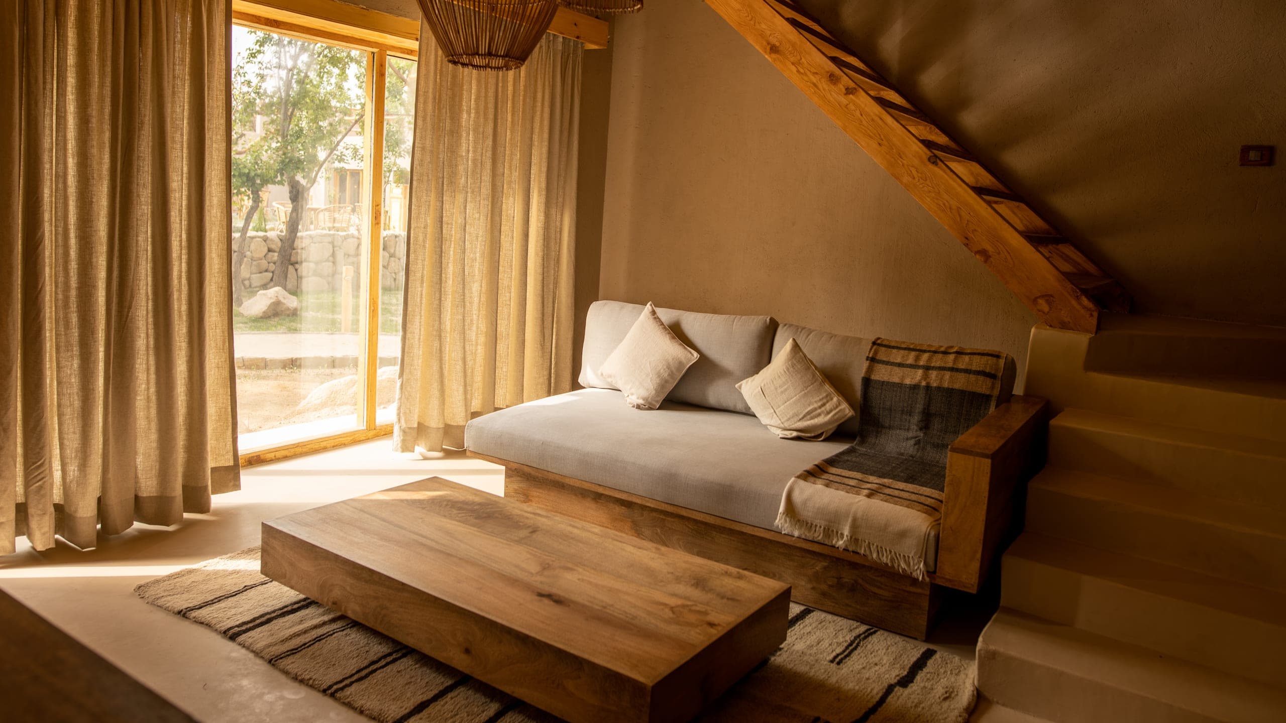 Luxury Duplex Villa with King Bed - Image 10