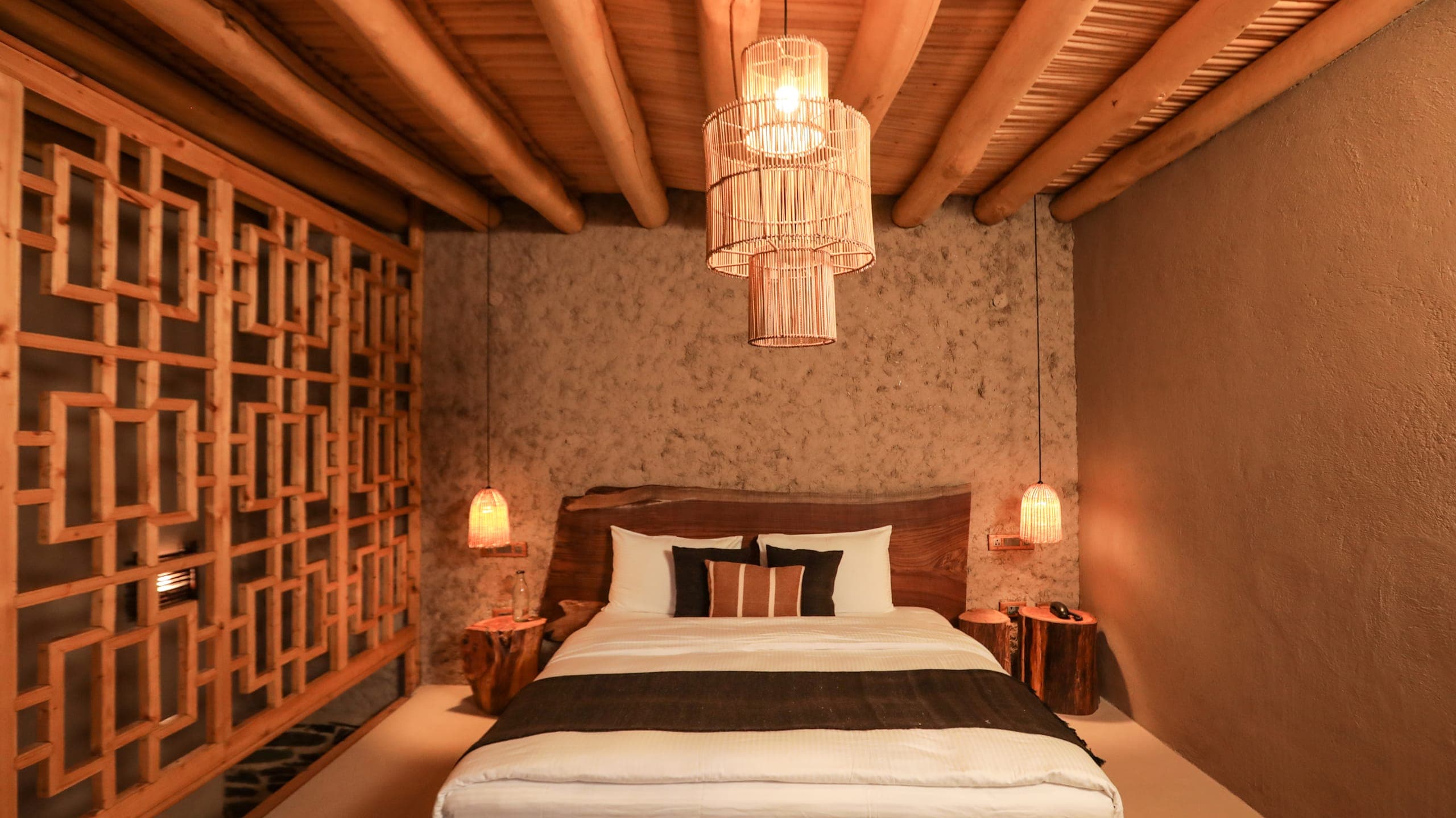 Luxury Duplex Villa with King Bed - Image 9