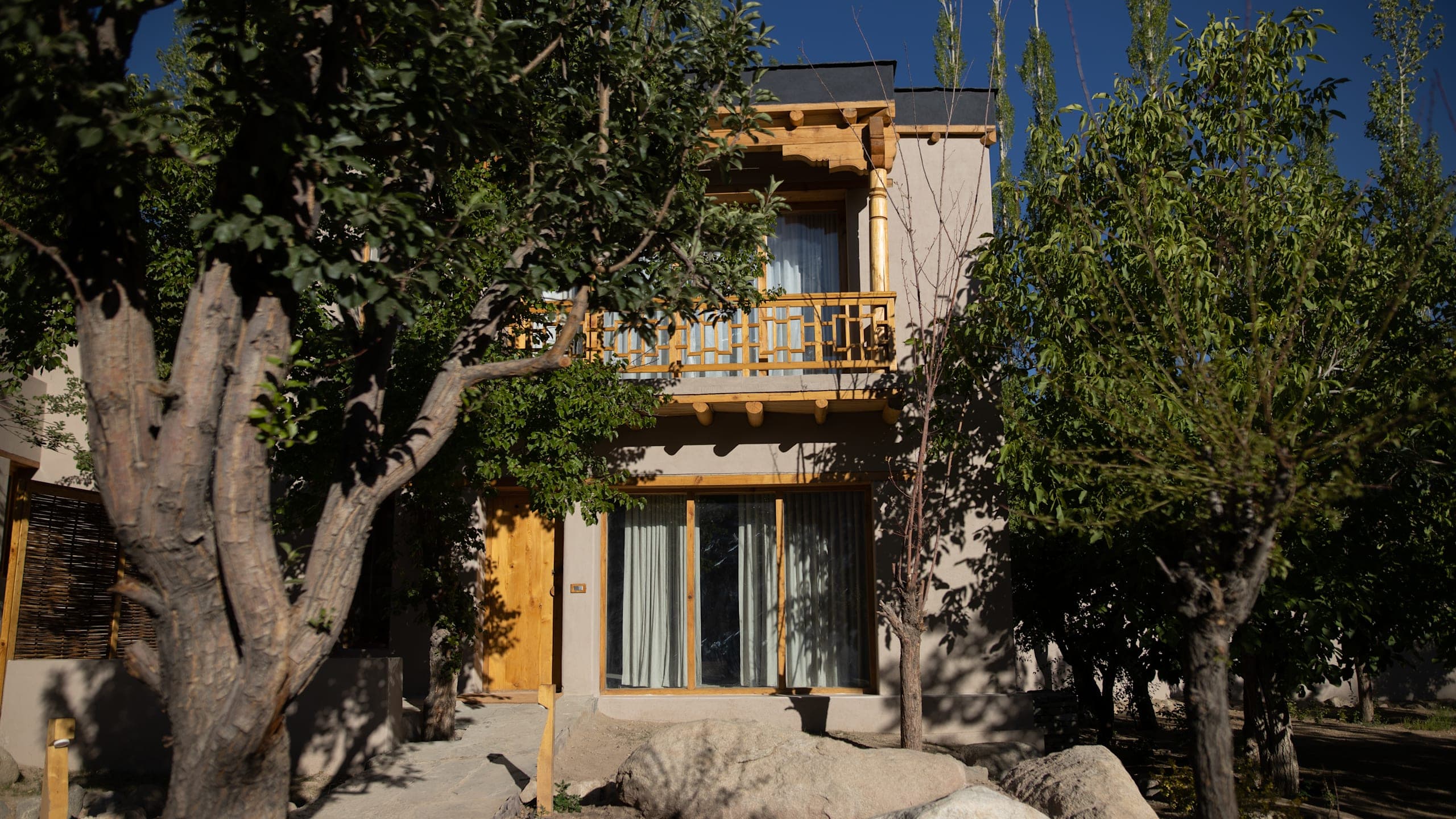 Luxury Duplex Villa with King Bed - Image 3