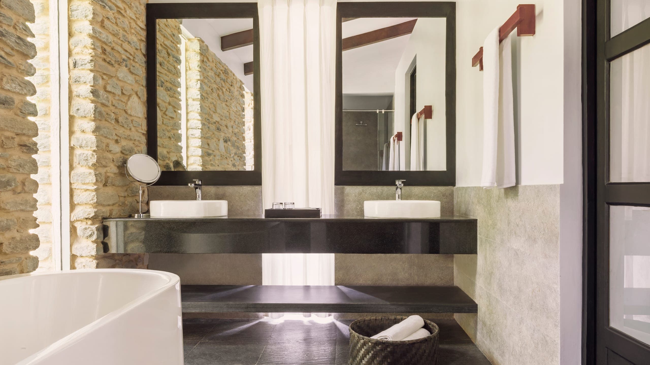 Pavilions Grand - Image 2