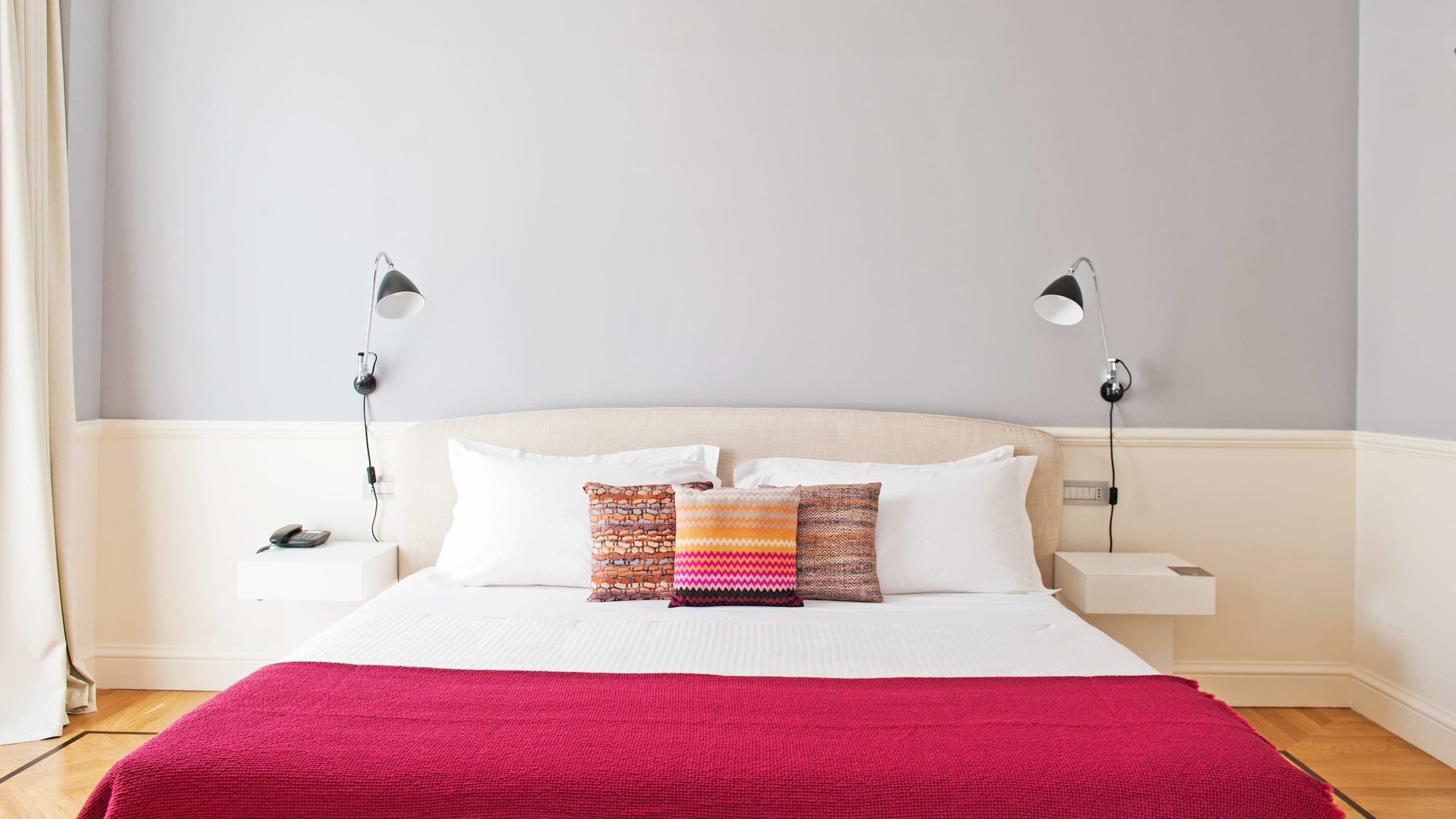 Master Grey Room - Image 1