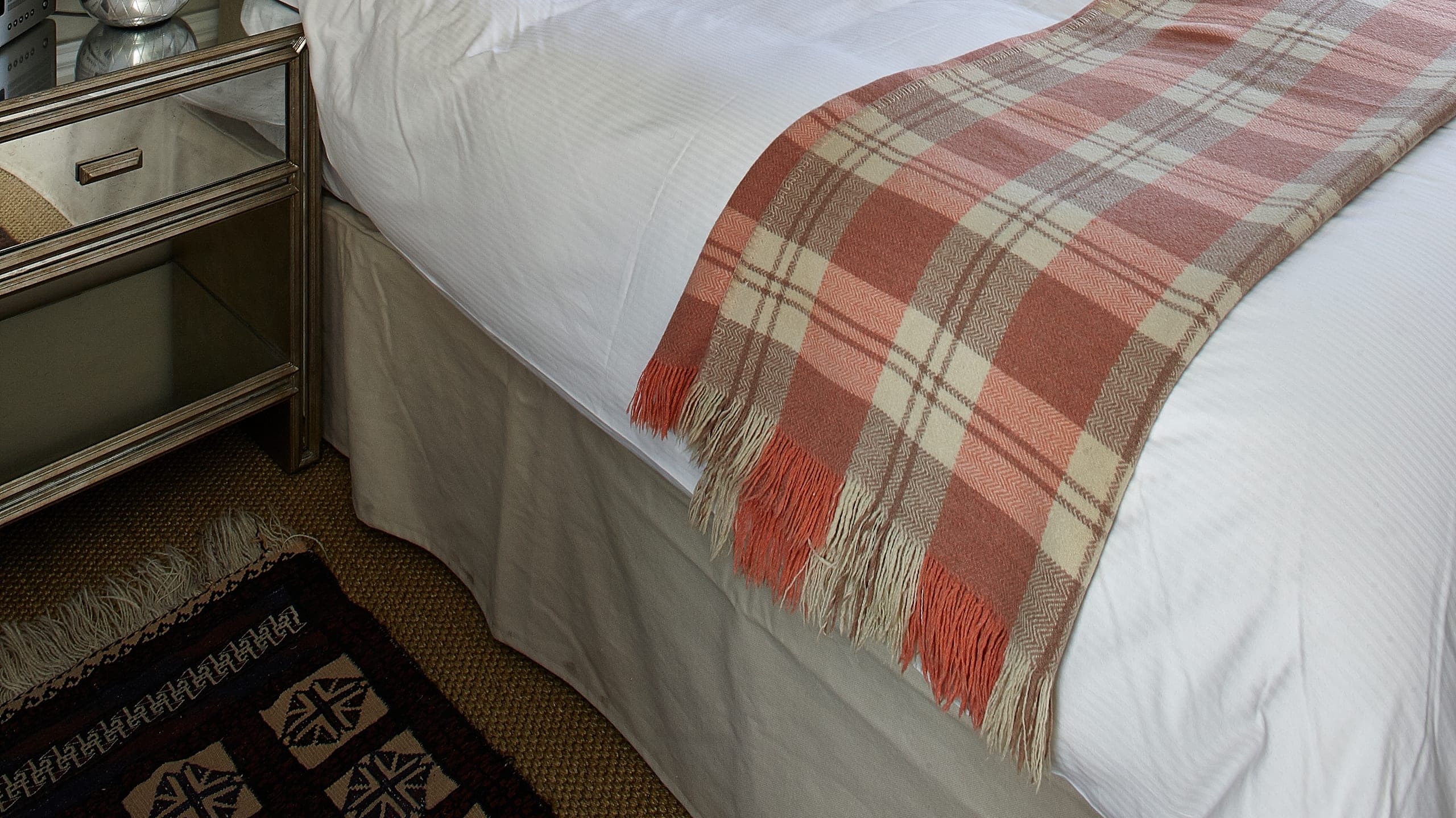 Small Room - Image 1