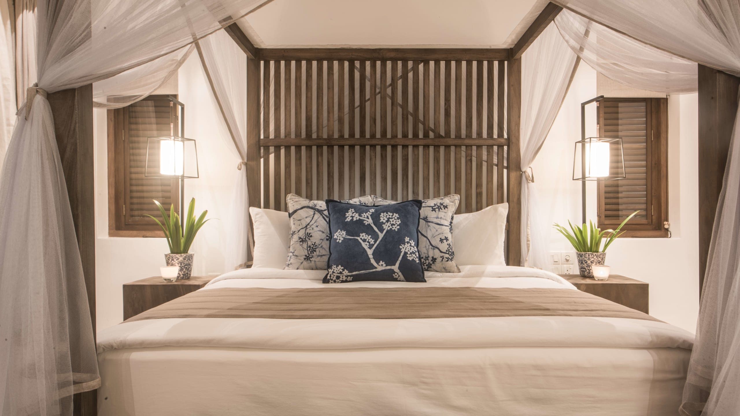 Oceanview Bedroom - Image 8