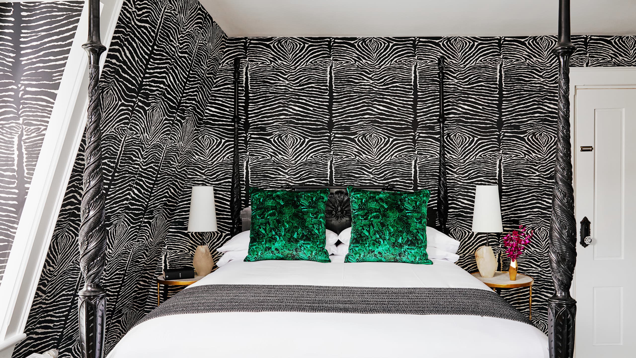 Swann Room - Image 1