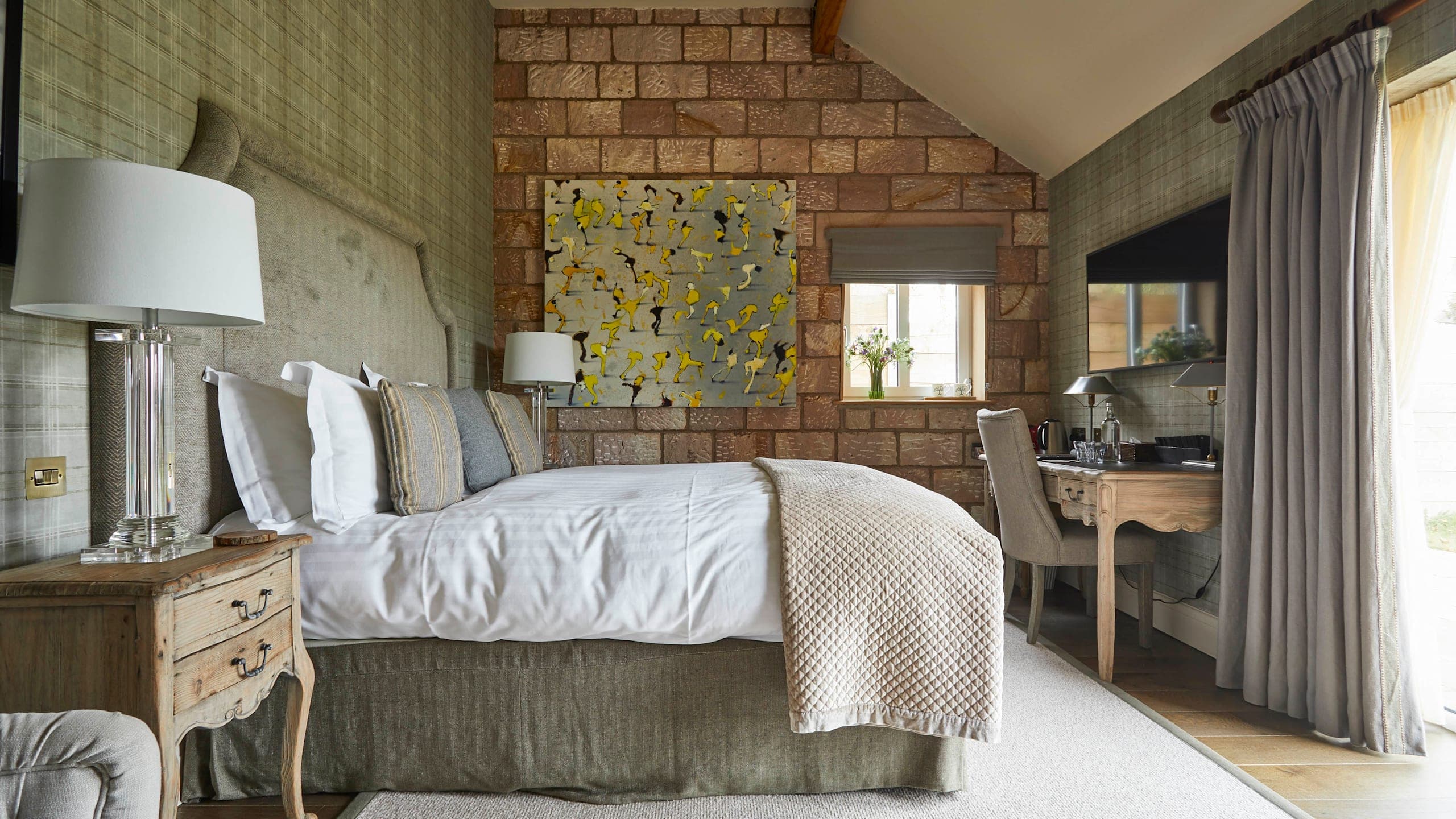 Junior Suite - Walnut House - Image 1