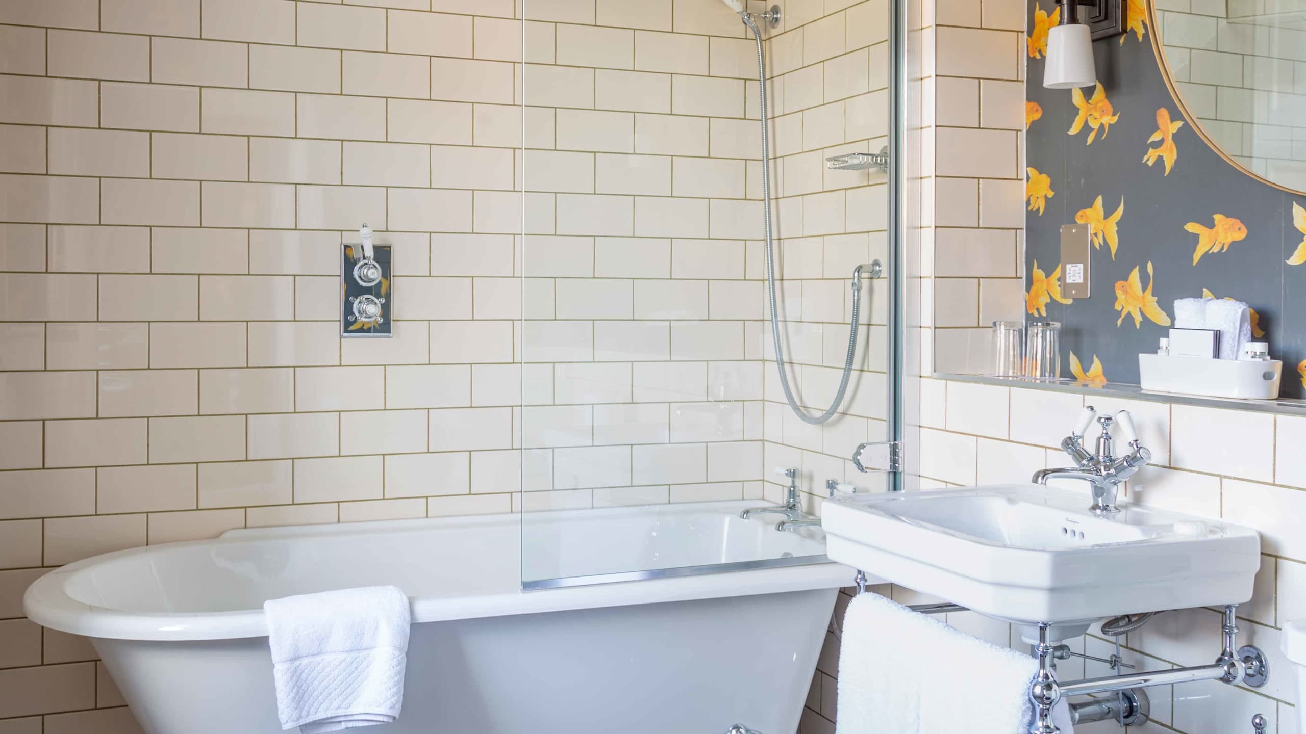 Superior Double Room - Image 6