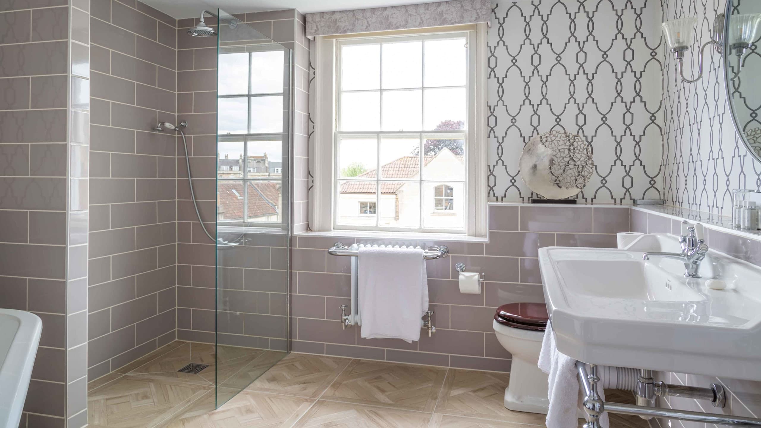 Superior Double Room - Image 4