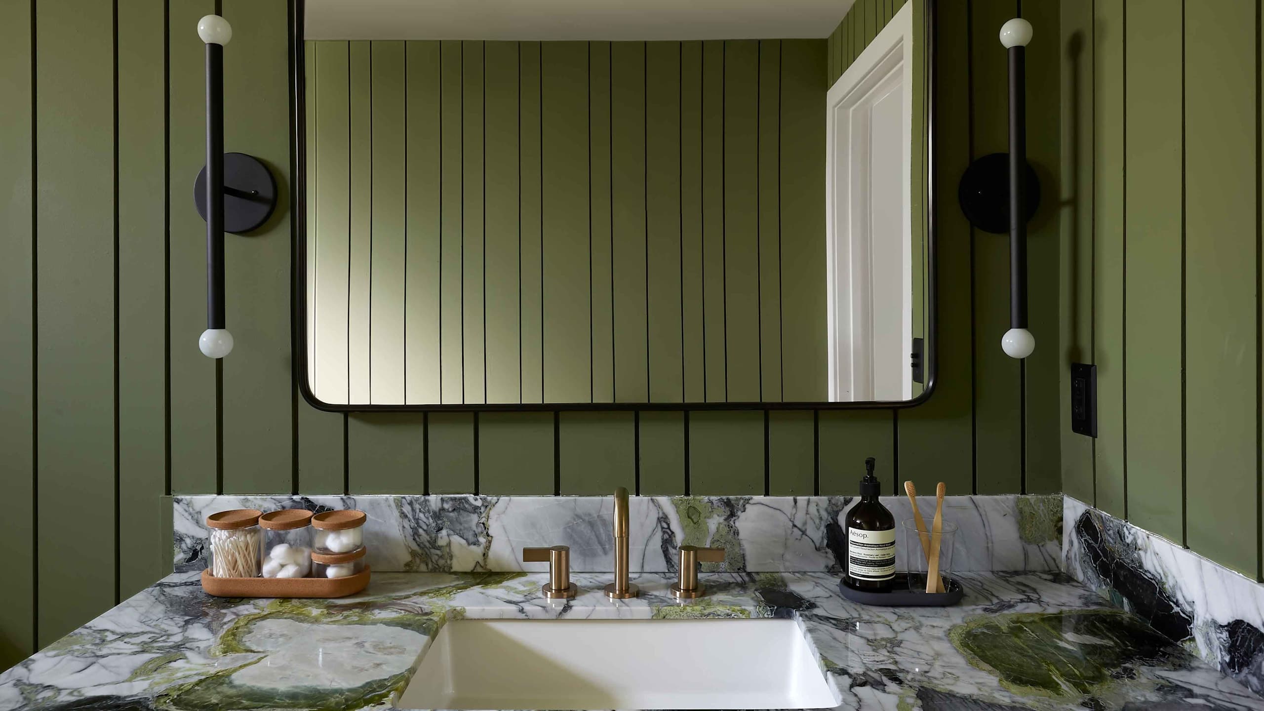 Deluxe King - Image 1