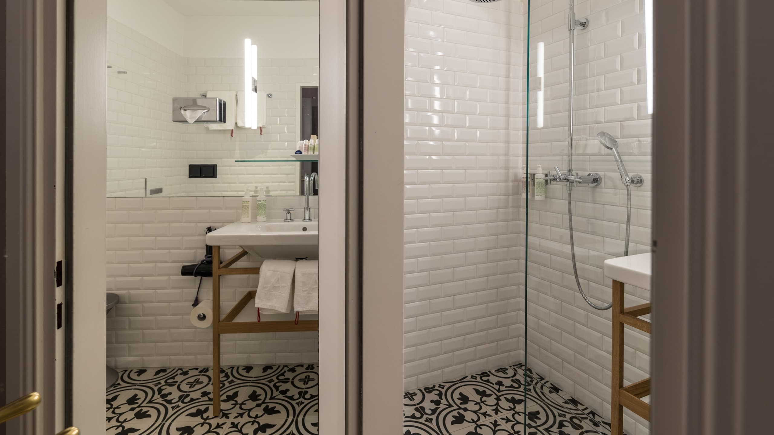 Double Room Medium - Image 2