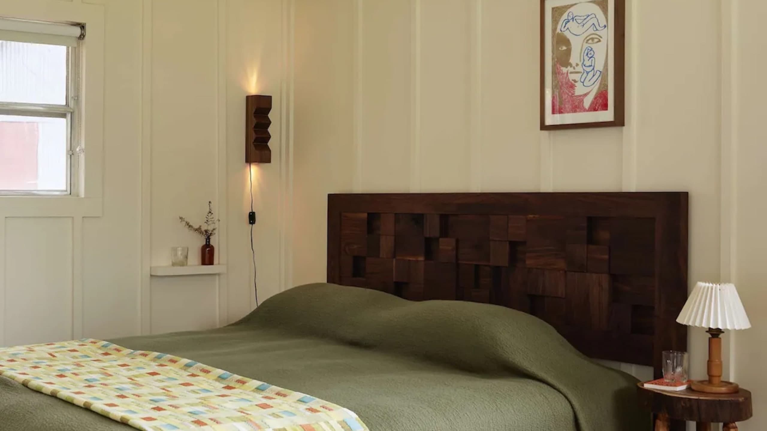 Deck House Queen - Image 3