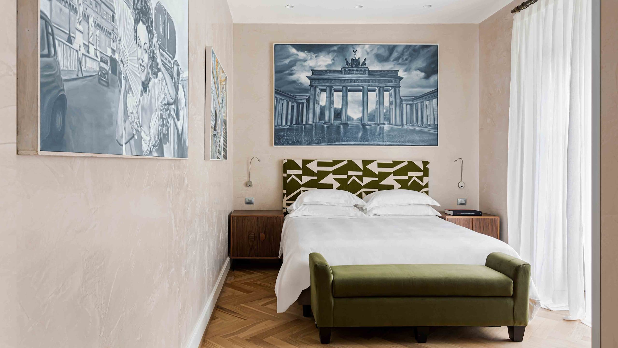 Deluxe Room - Image 2