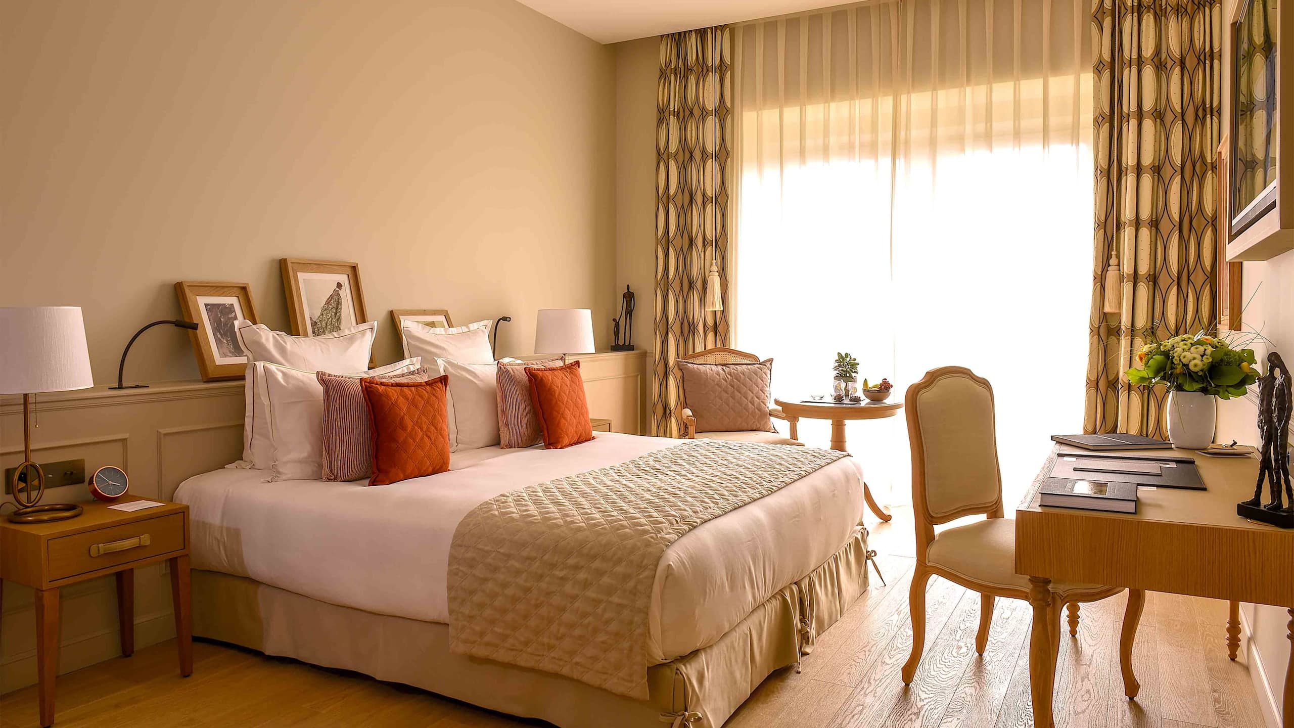 Deluxe Room - Image 1