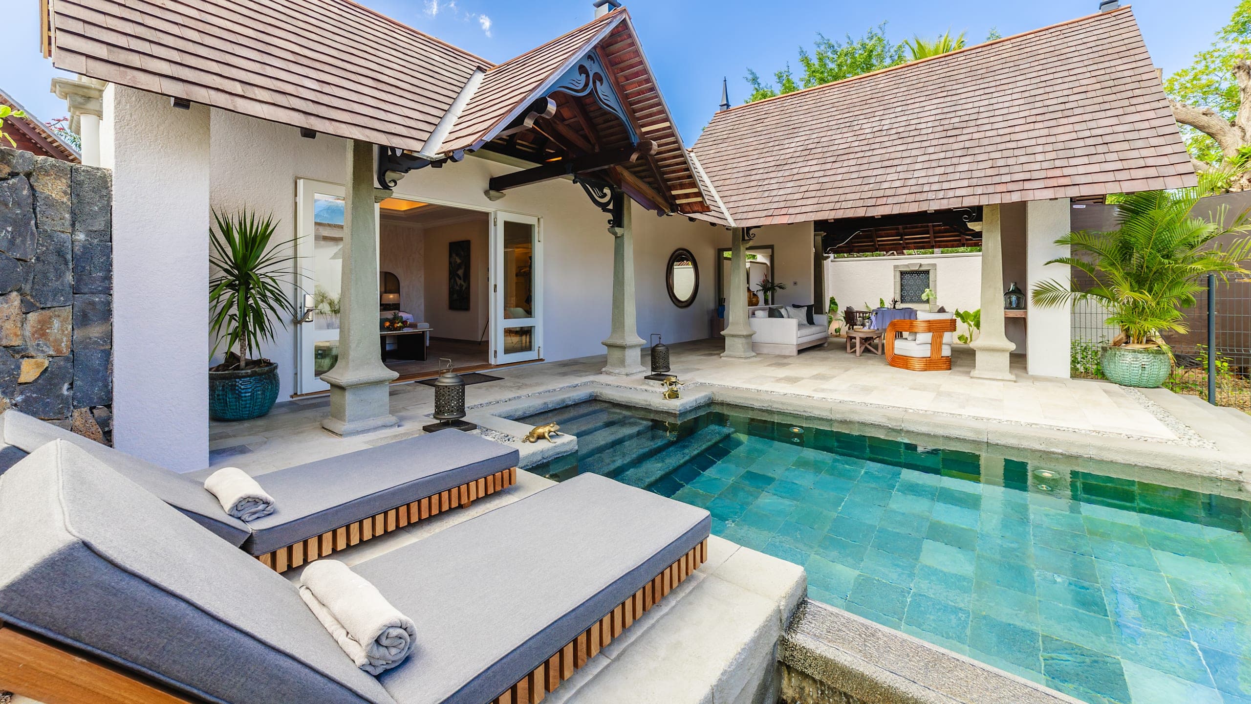 Luxury Suite Pool Villa - Image 2
