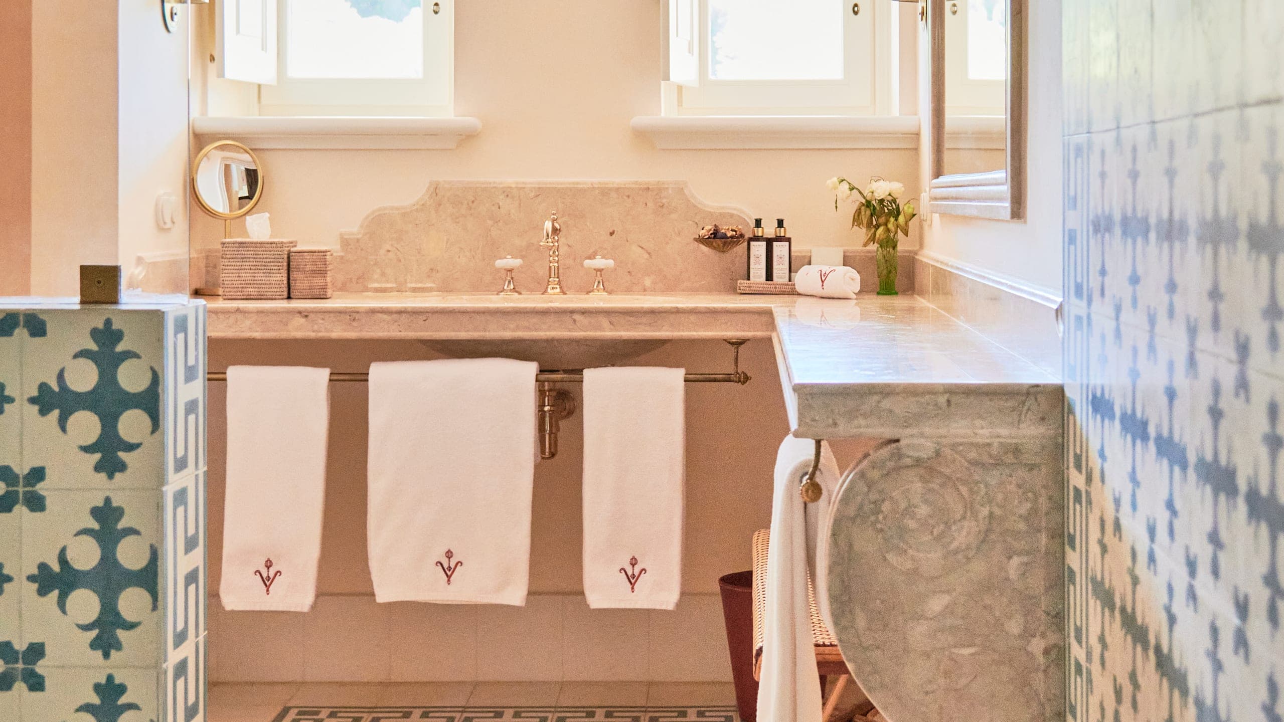 Jardim Português Junior Suite - Image 1