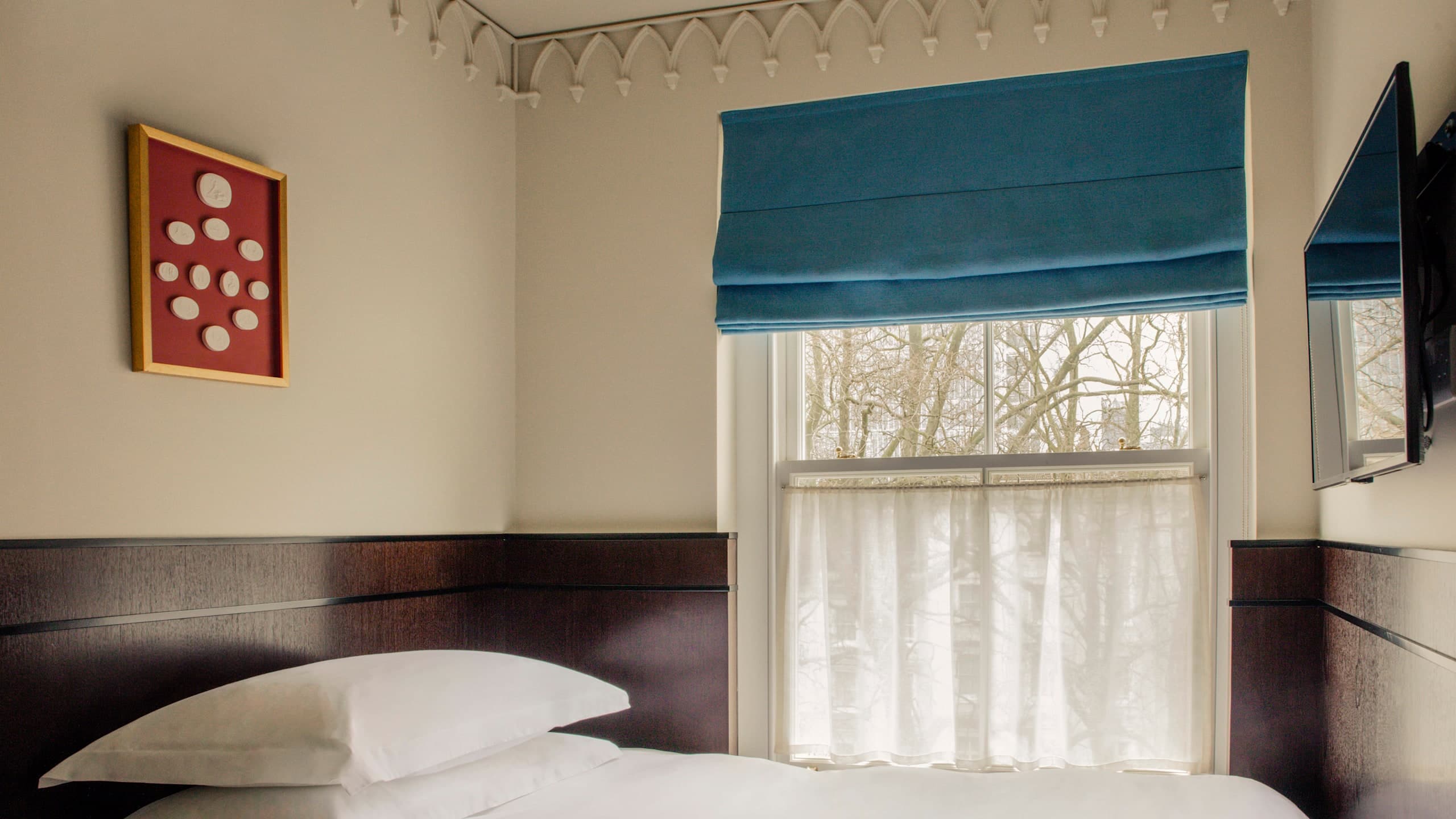 Single Cabin - Image 1