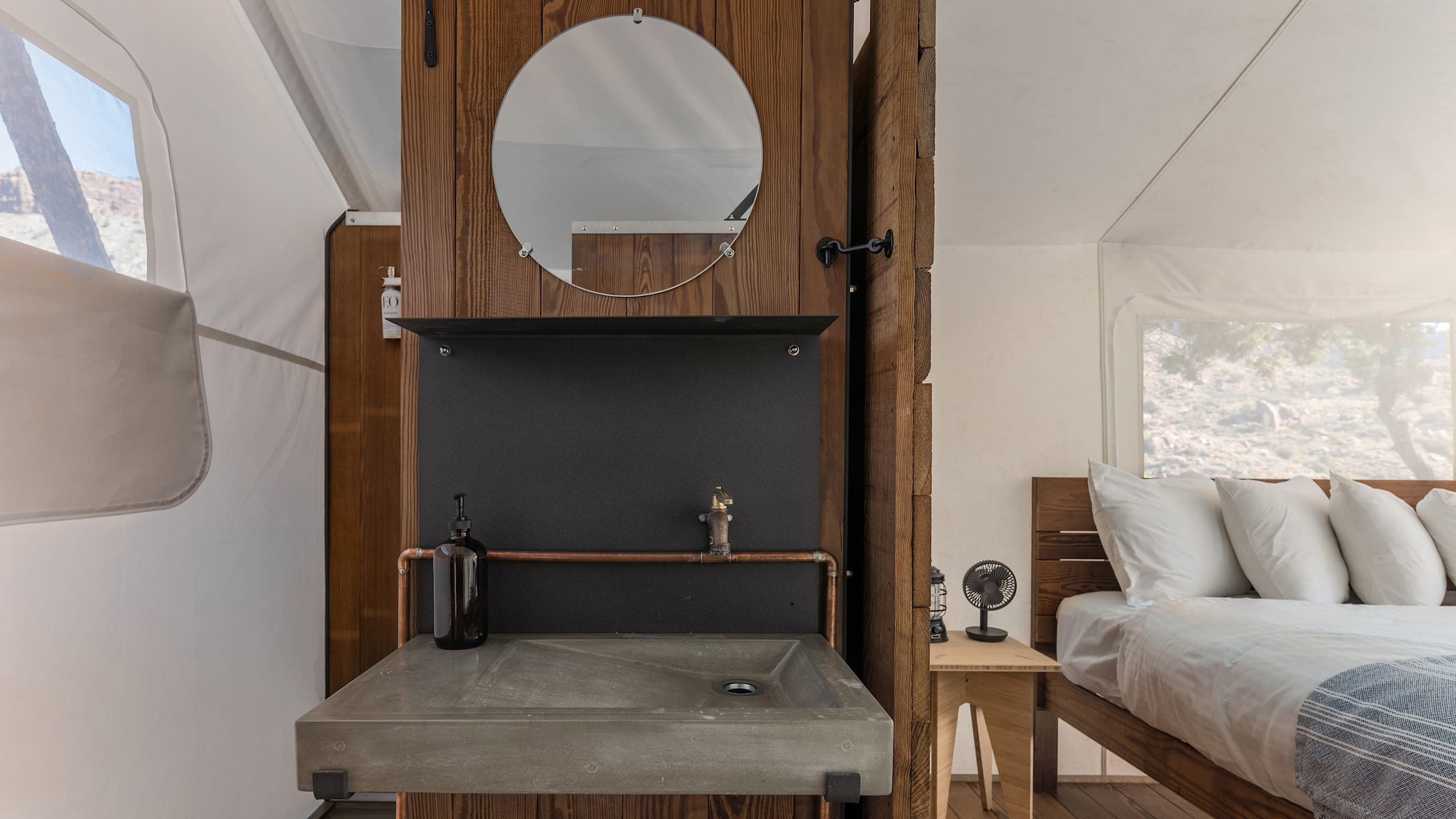 Deluxe Tent - Image 6