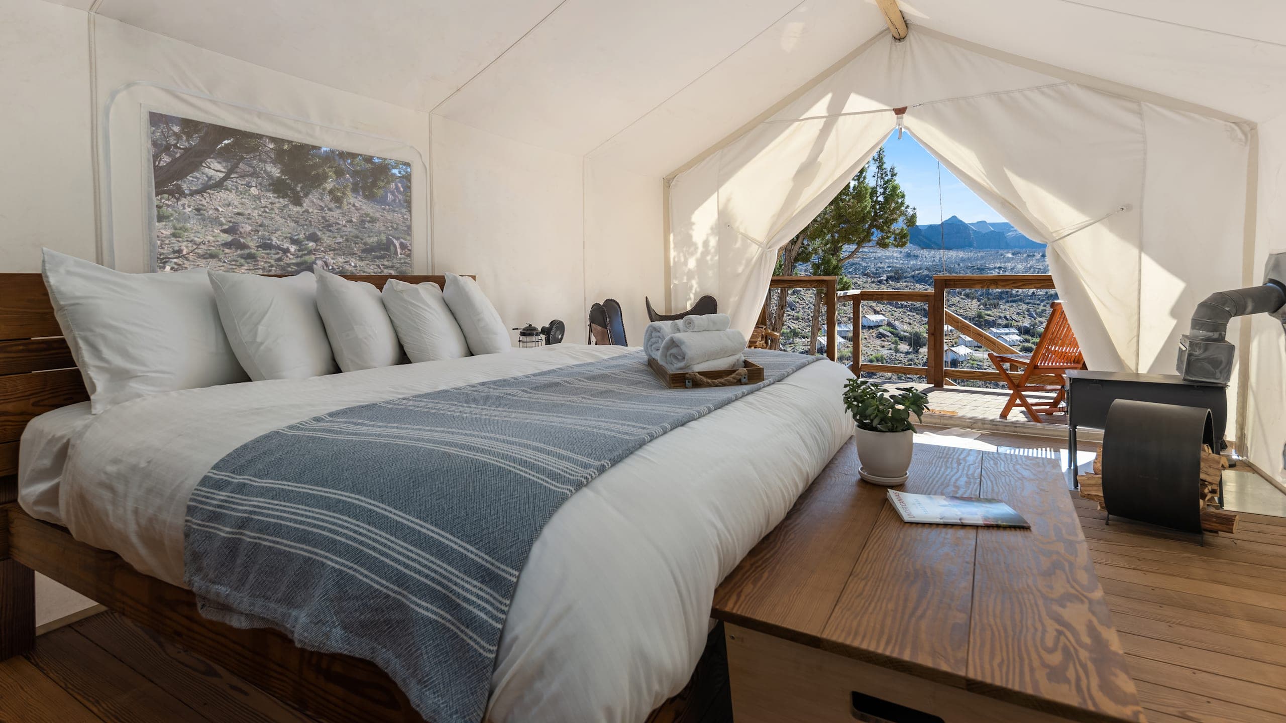 Deluxe Tent - Image 1