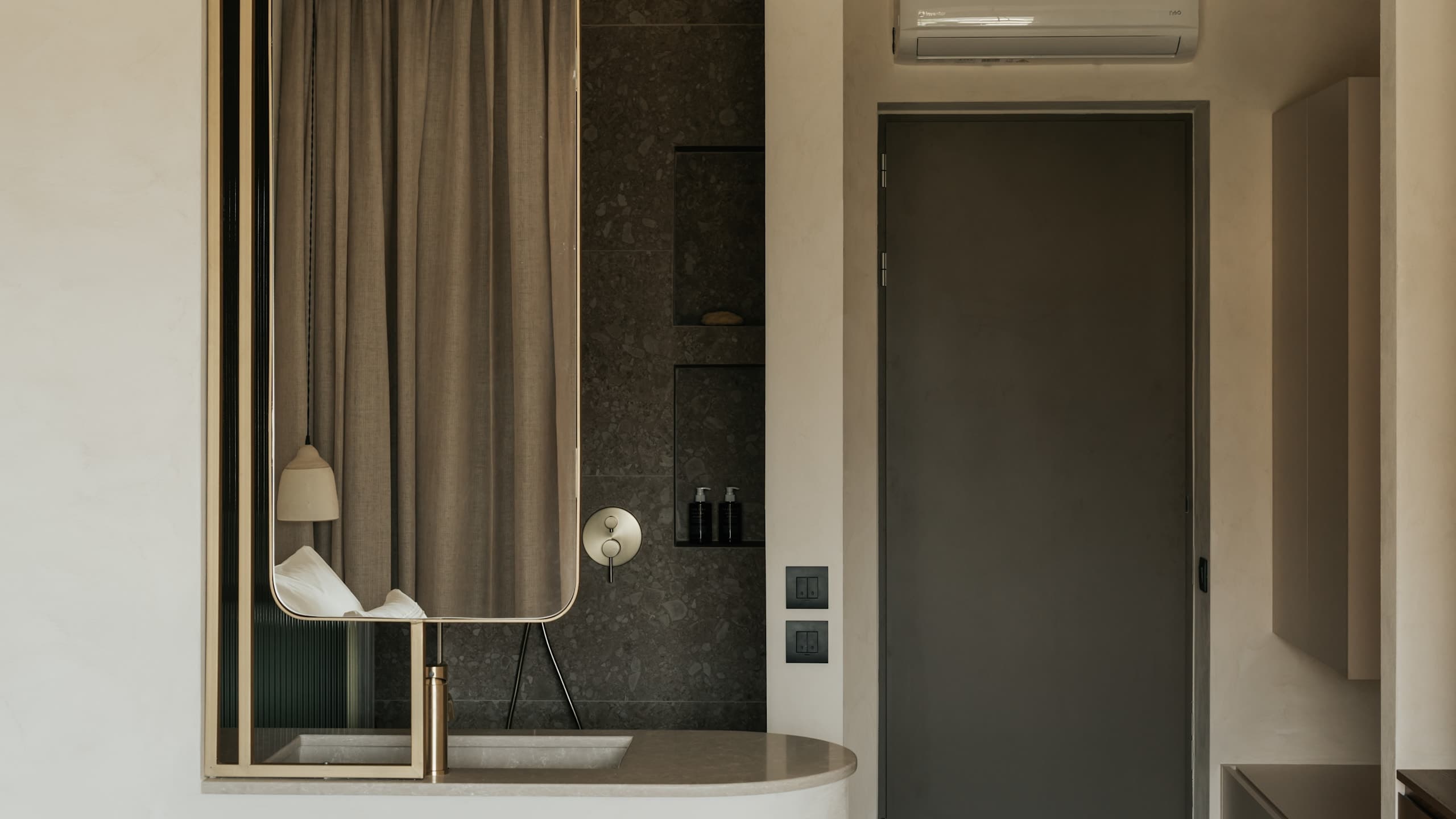 Deluxe Sea View Double Room - Image 7