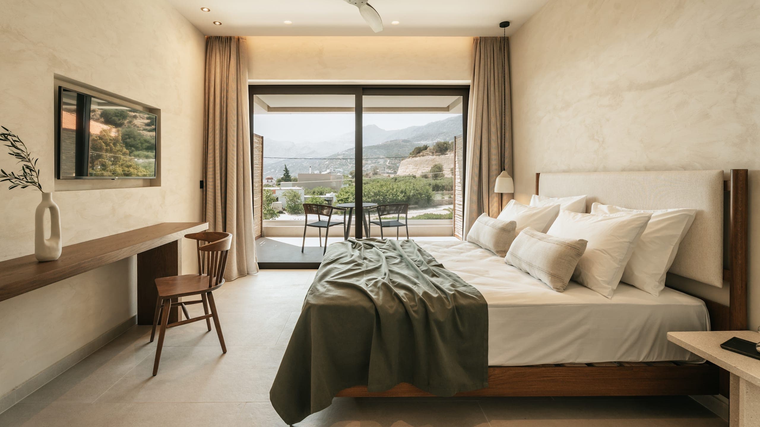 Deluxe Sea View Double Room - Image 5