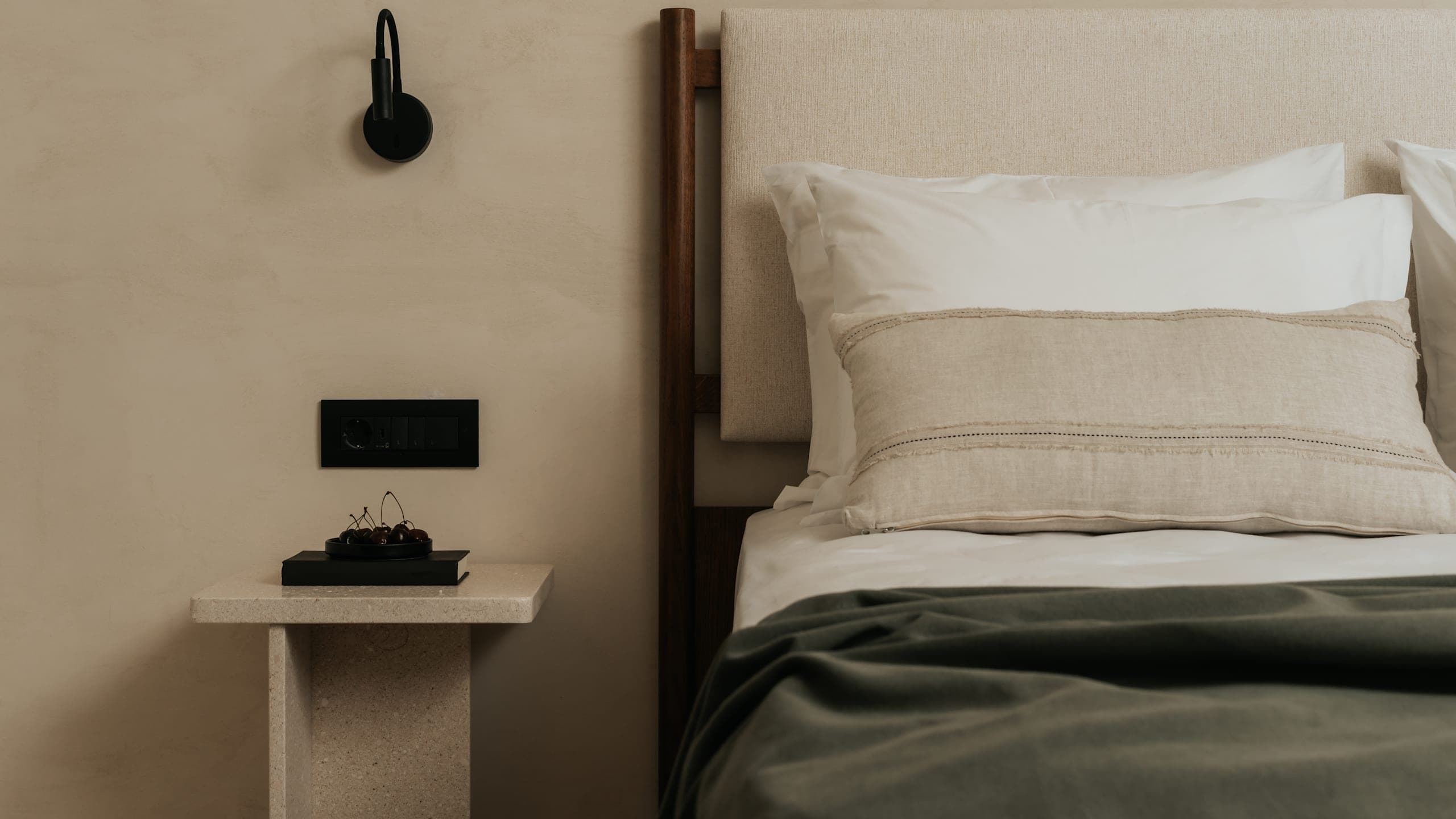 Deluxe Sea View Double Room - Image 4